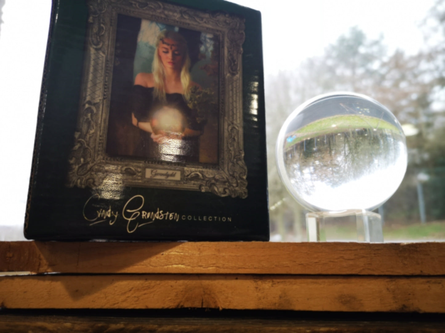 Earthstore® Cindy Grundsten Crystal Ball - gazing or crystal visioning, manifest, scrying