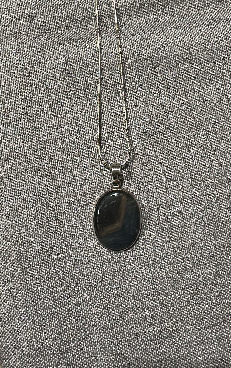 Earthstore® Blue Tigers Eye necklace (Solid Silver setting and 925 silver)