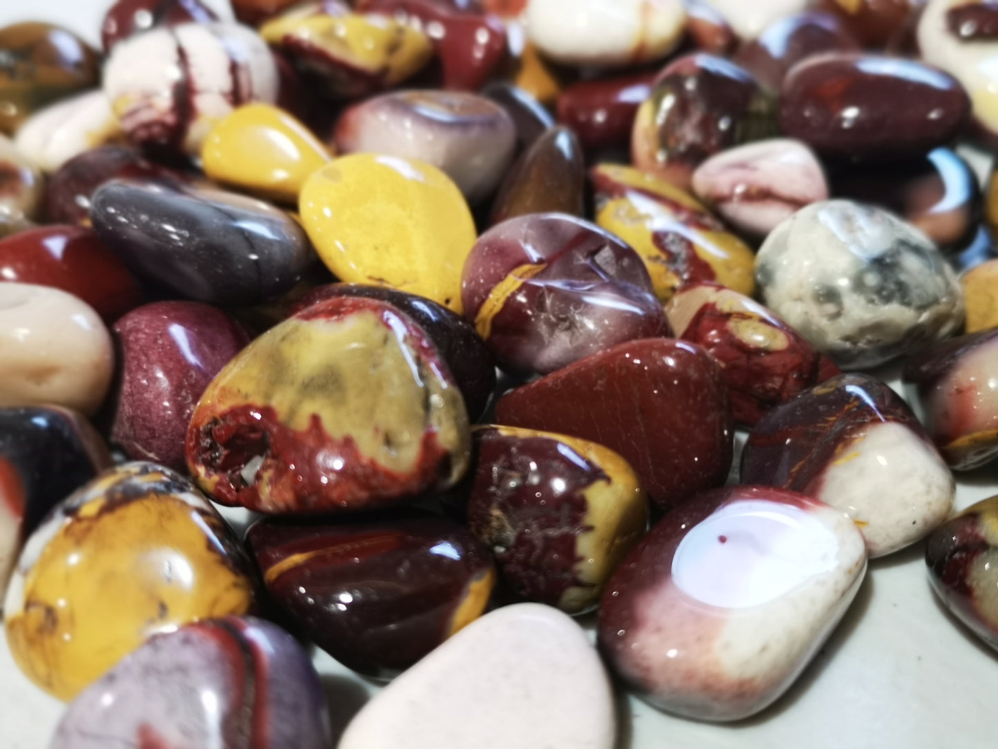 Earthstore® MOOKAITE crystal stunning gemstone (Small/Medium)