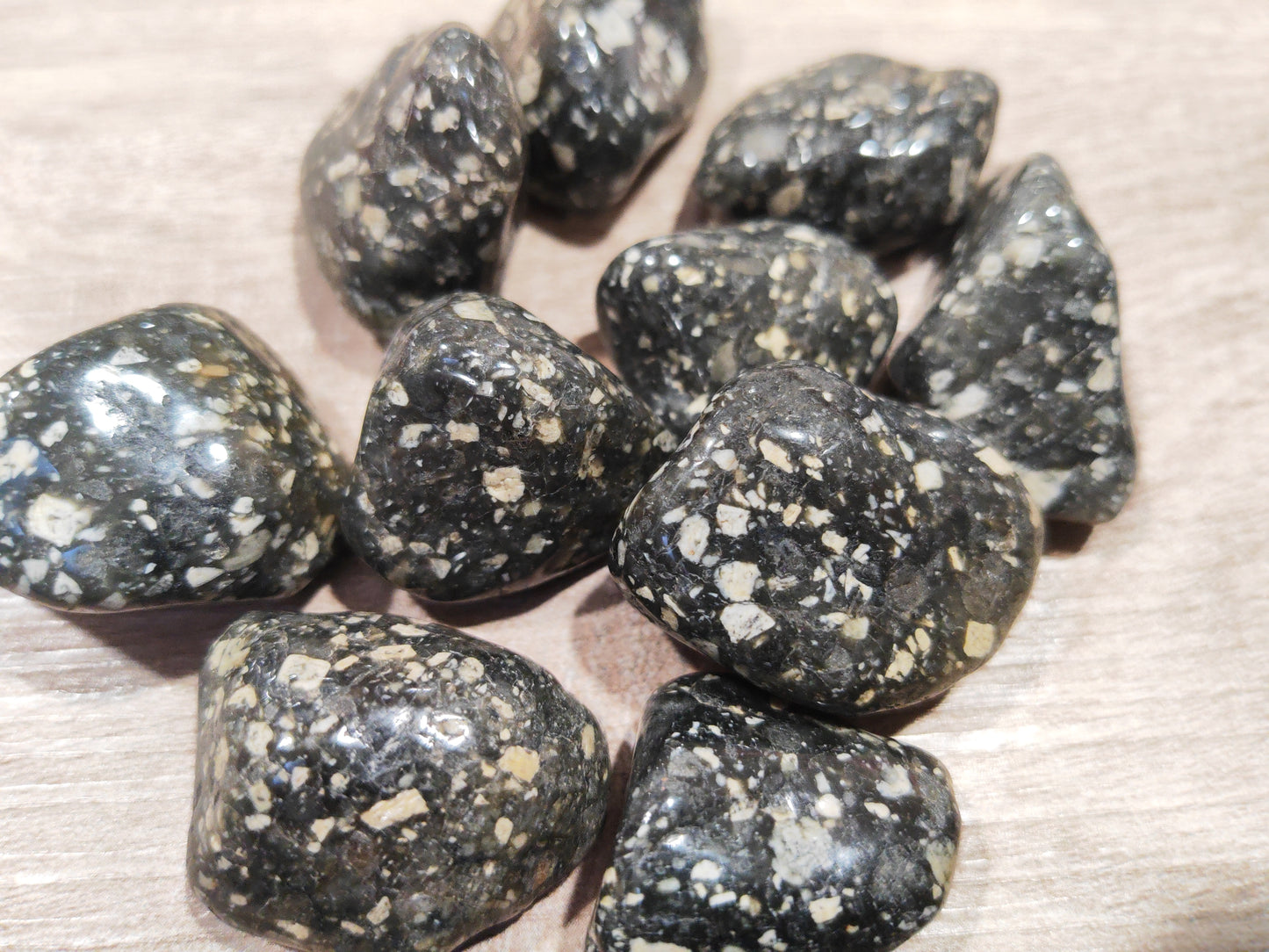 Earthstore® Guinea Fowl Jasper - Tumblestone
