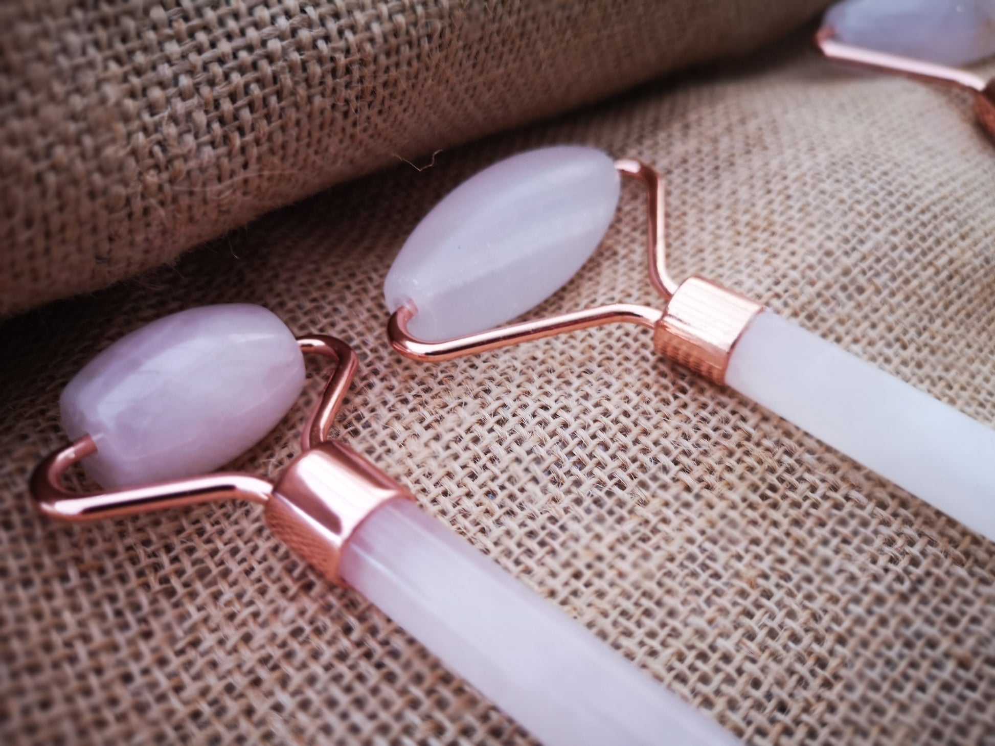 Earthstore® Rose Quartz Facial Skin Roller with ROSE GOLD finish