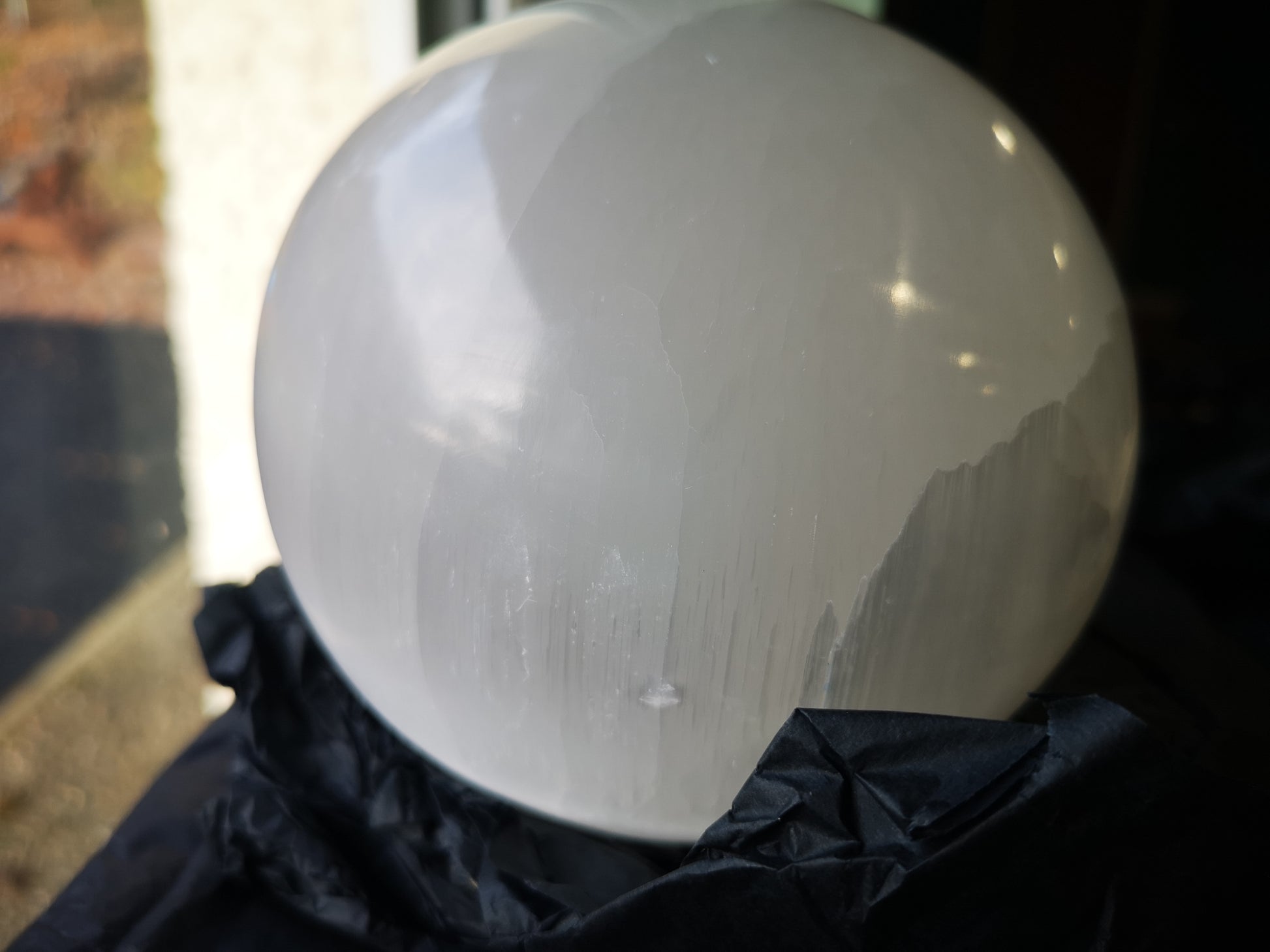 Earthstore® PURE SELENITE SPHERE- 120mm 2.2Kg (2200gms) Satin Spar