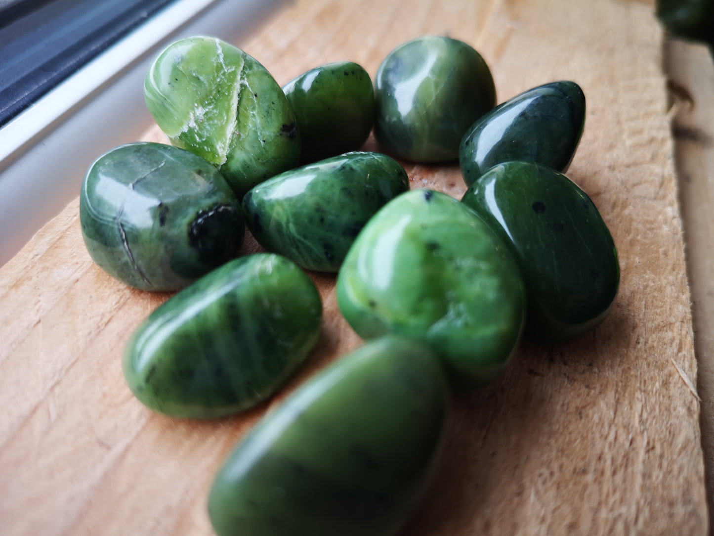 Earthstore® Jade (Genuine Nephrite) - Tumblestone (Myanmar) GENUINE CRYSTAL