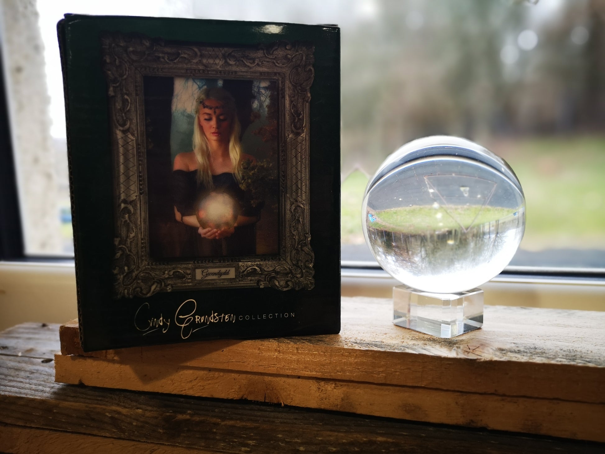 Earthstore® Cindy Grundsten Crystal Ball - gazing or crystal visioning, manifest, scrying