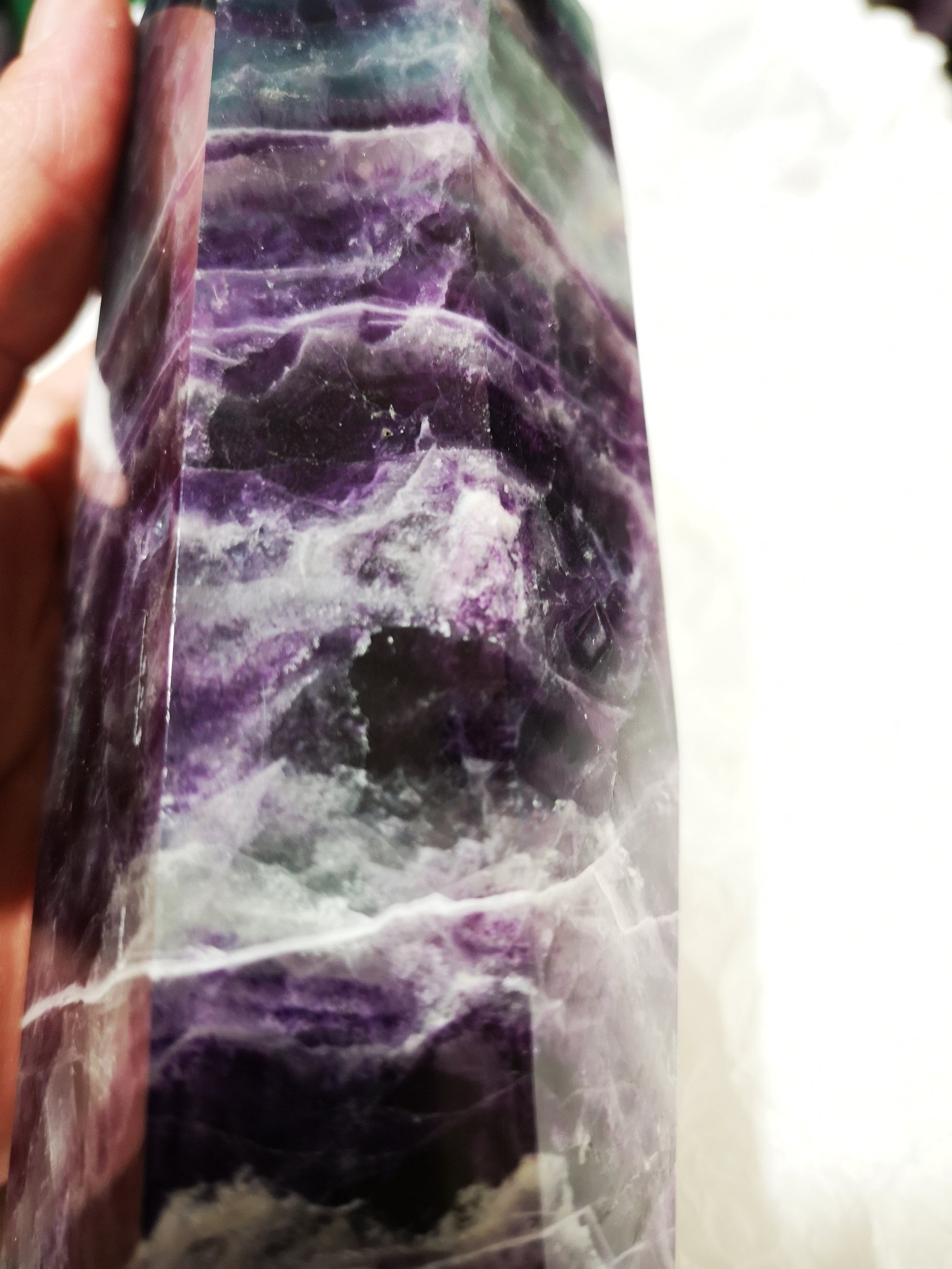 Earthstore® GEM GRADED Fluorite Obelisk - Mexico. Stunning display (1.4kg - 250X70X48mm)