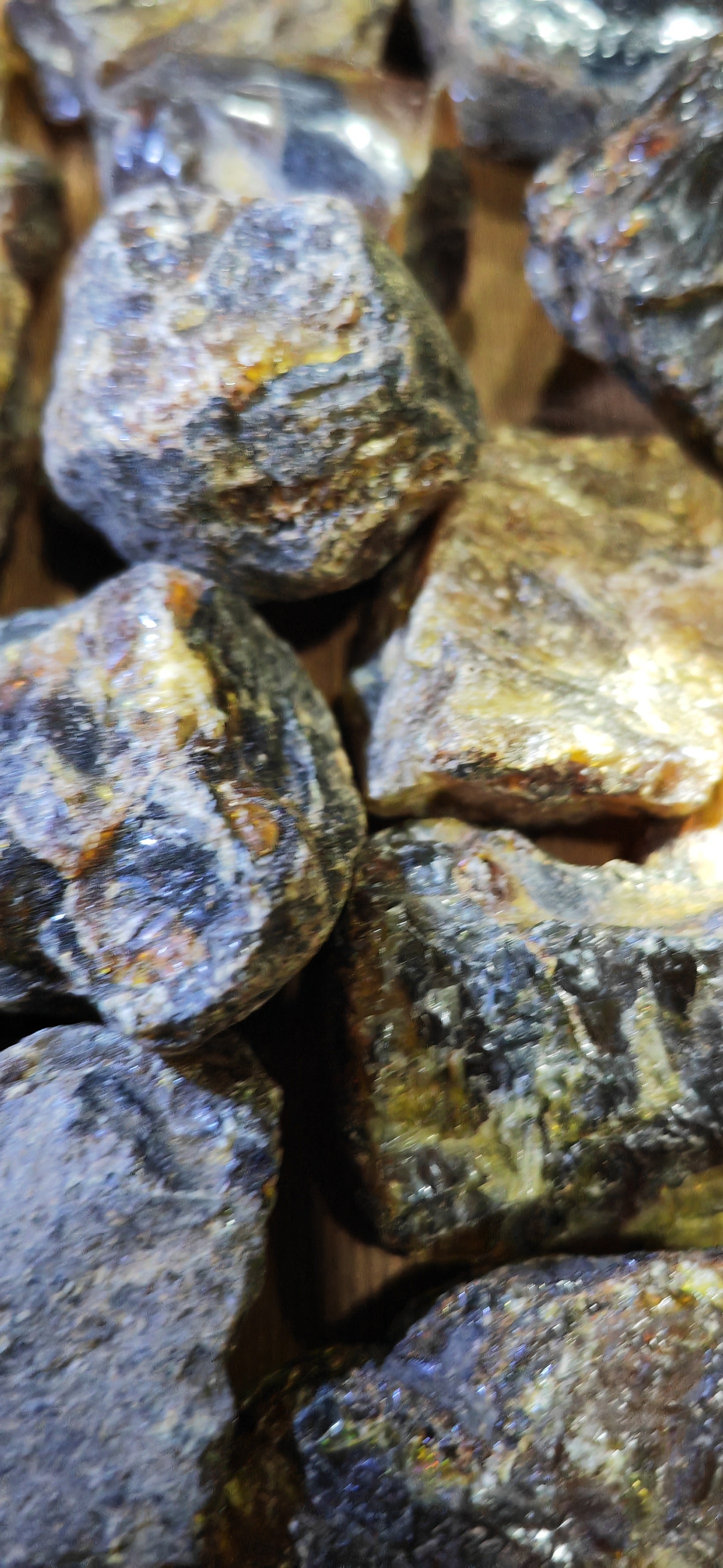 Earthstore® Amber Rough - LARGE Indonesian 3 Grades, rough