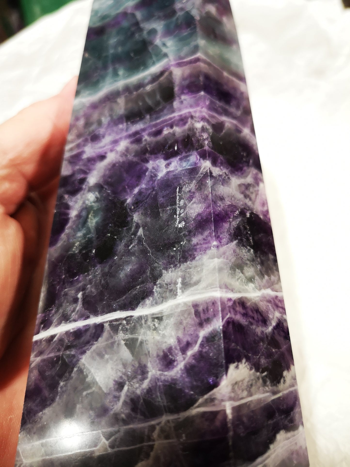 Earthstore® GEM GRADED Fluorite Obelisk - Mexico. Stunning display (1.4kg - 250X70X48mm)
