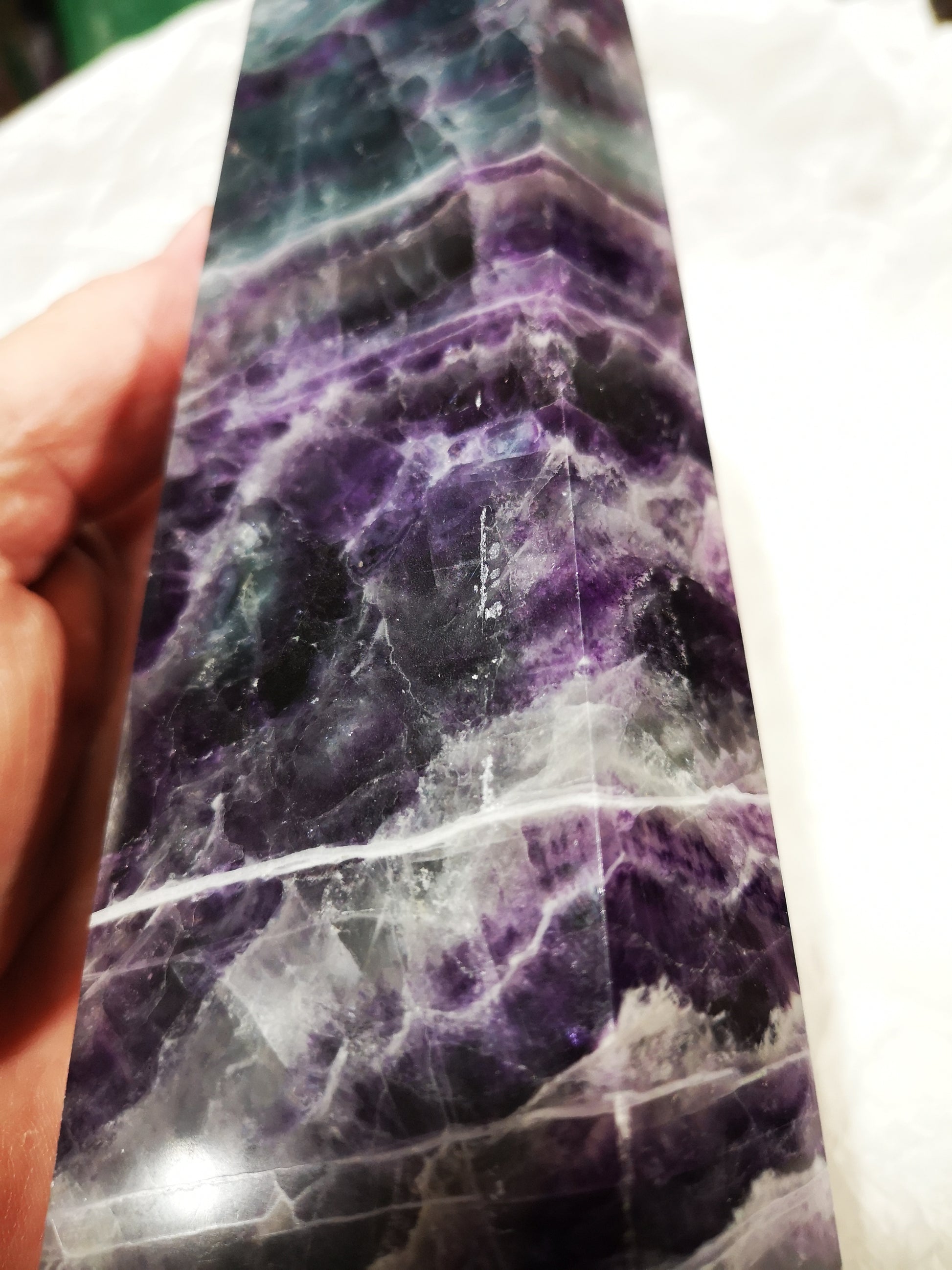 Earthstore® GEM GRADED Fluorite Obelisk - Mexico. Stunning display (1.4kg - 250X70X48mm)