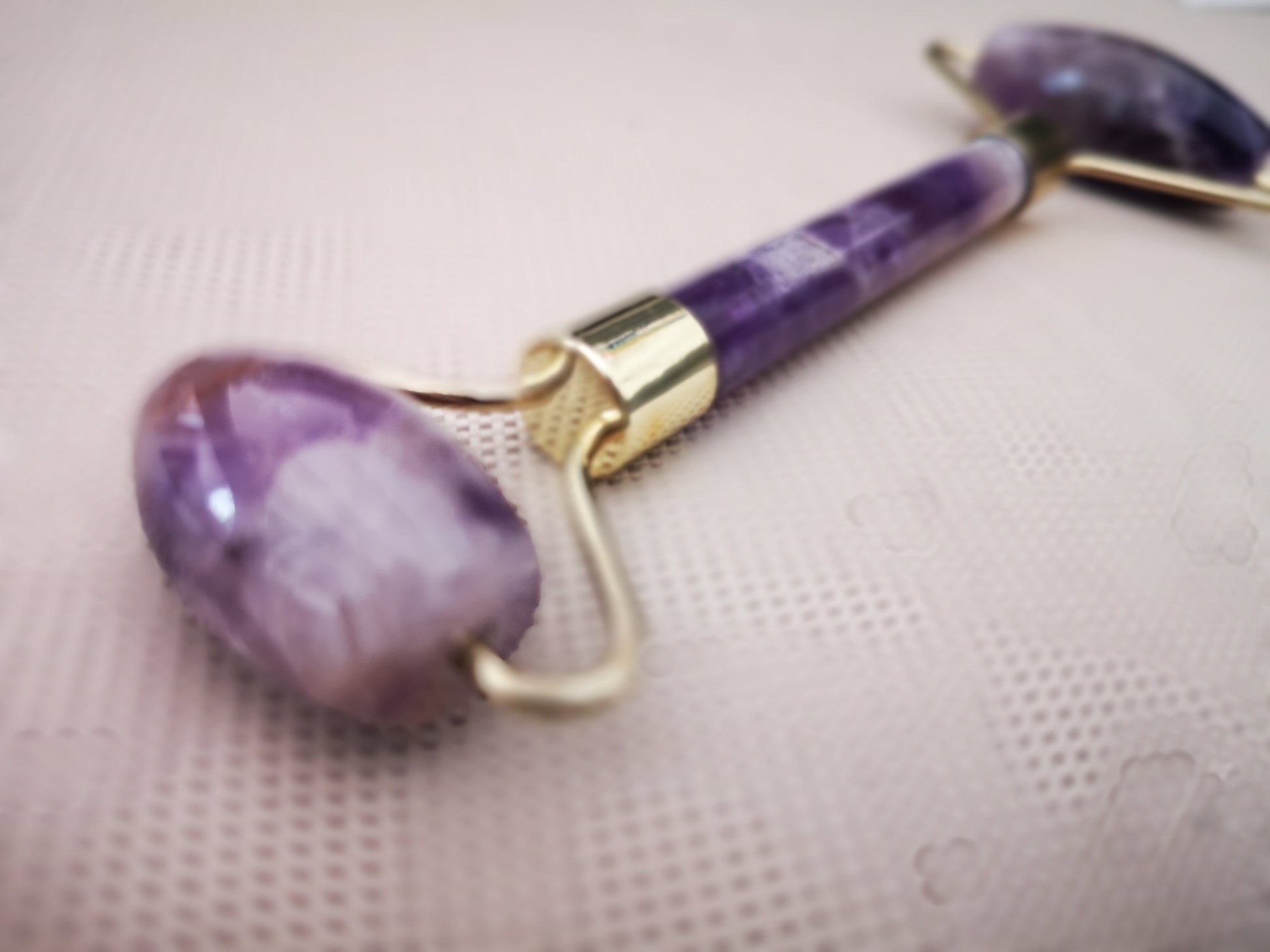 Earthstore® Facial Skin Roller - Amethyst Crystal- High Grade Crystal