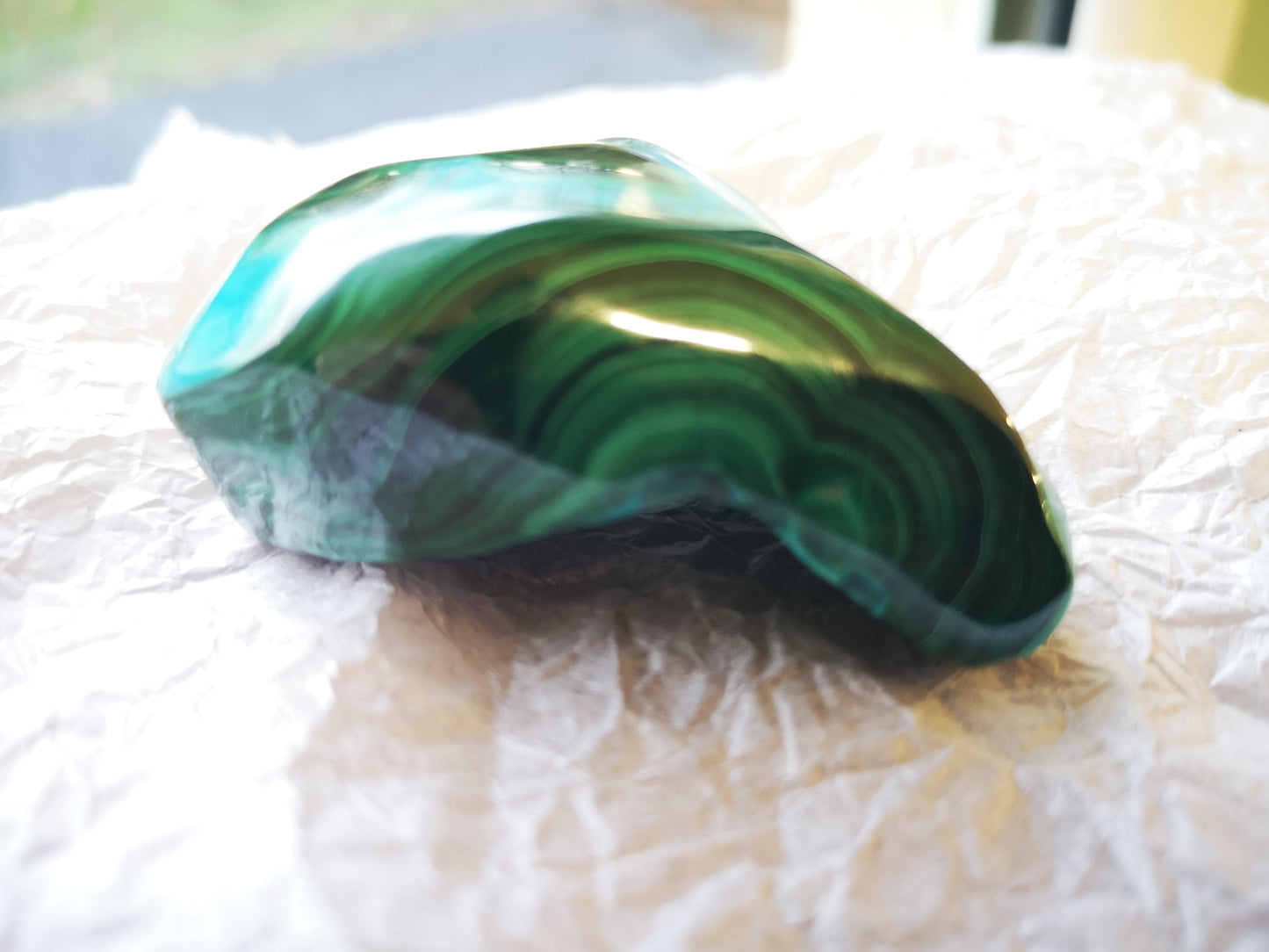 Earthstore® Malachite & Chrysocolla Freeform display (140g 64x54x25mm) Na