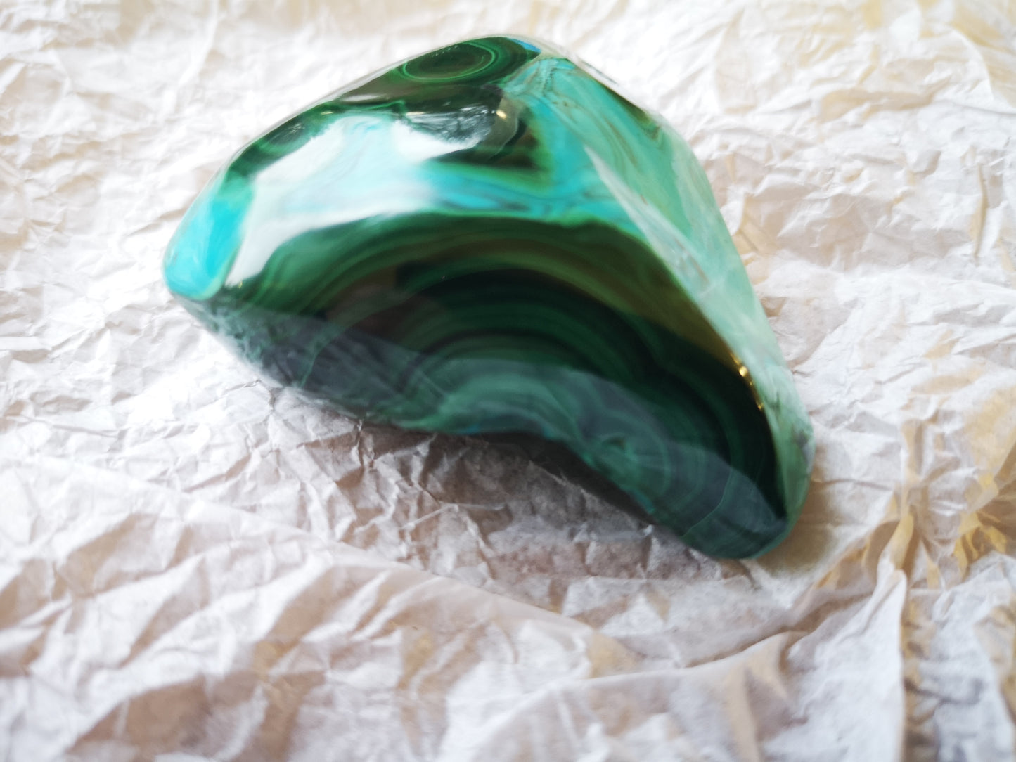Earthstore® Malachite & Chrysocolla Freeform display (140g 64x54x25mm) Na