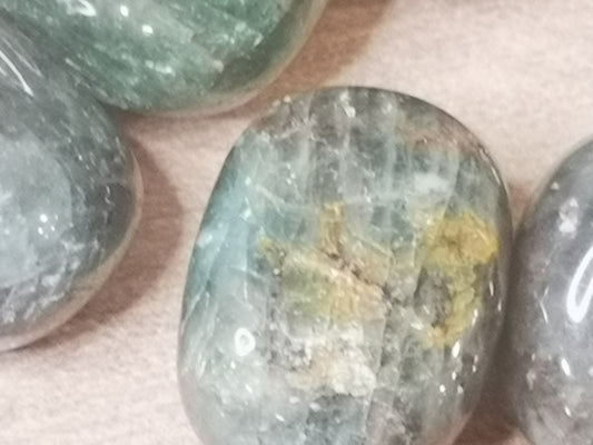 Earthstore® Diopside Tumblestone (Heart chakra & Hormonal Balance)