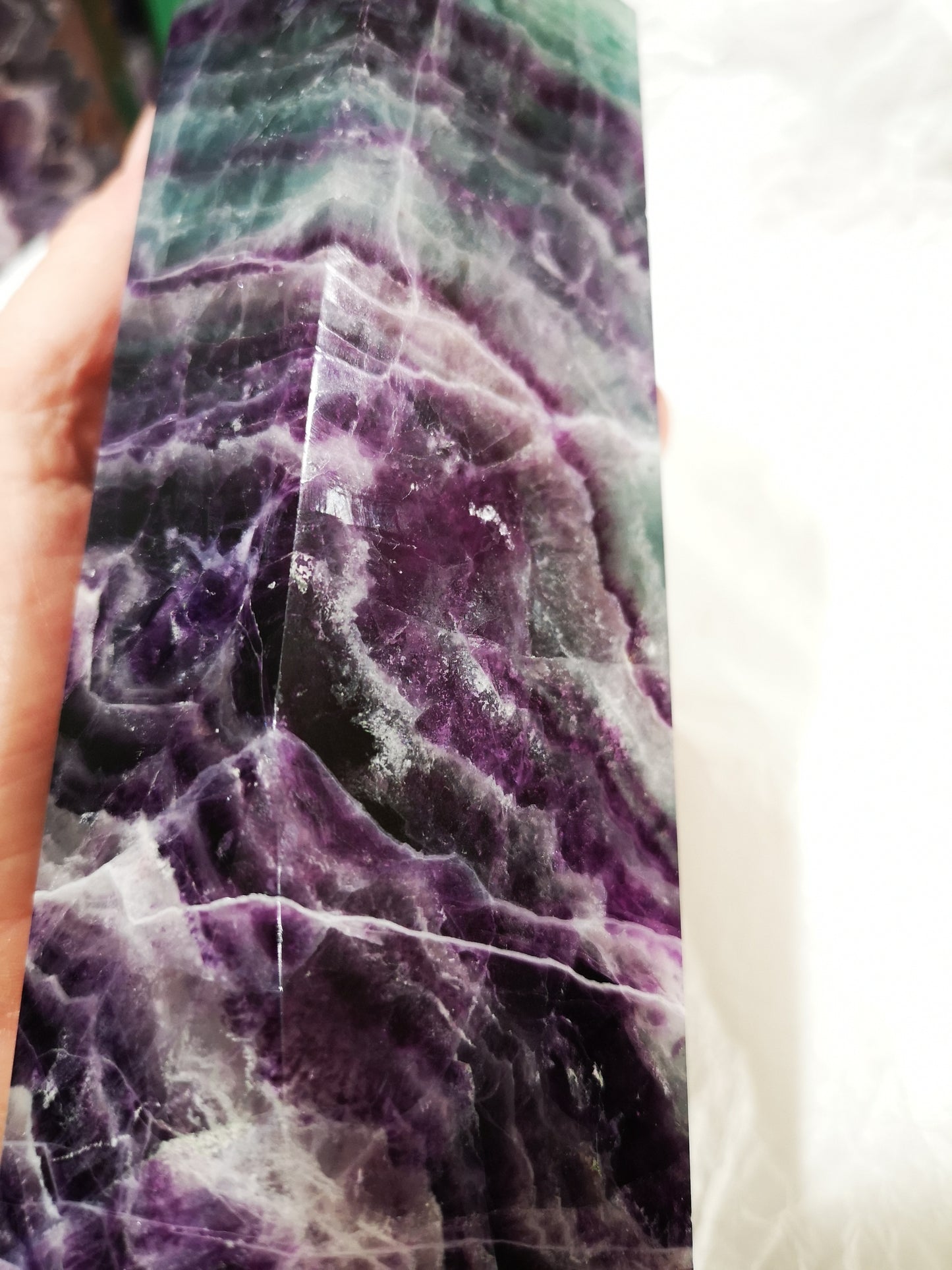 Earthstore® GEM GRADED Fluorite Obelisk - Mexico. Stunning display (1.4kg - 250X70X48mm)