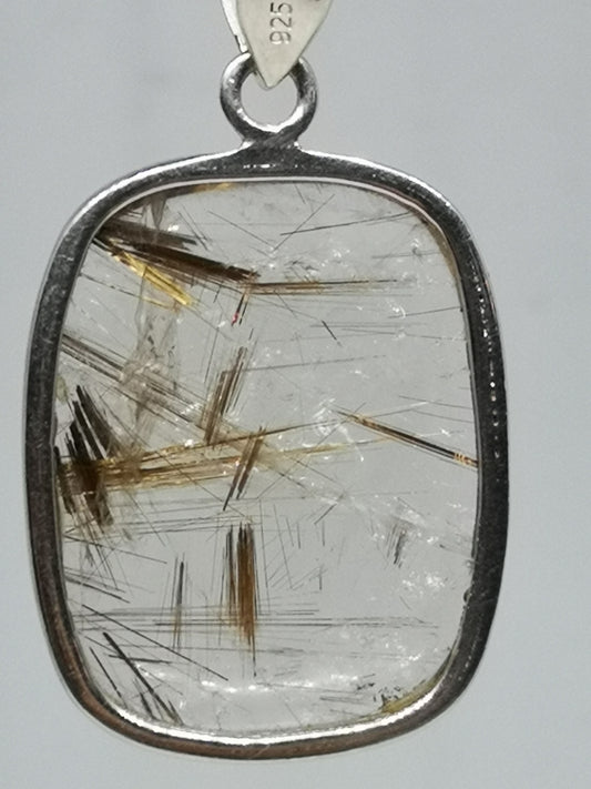 Earthstore® Large Rutilated Angel Hair necklace (Solid silver setting and silver chain)