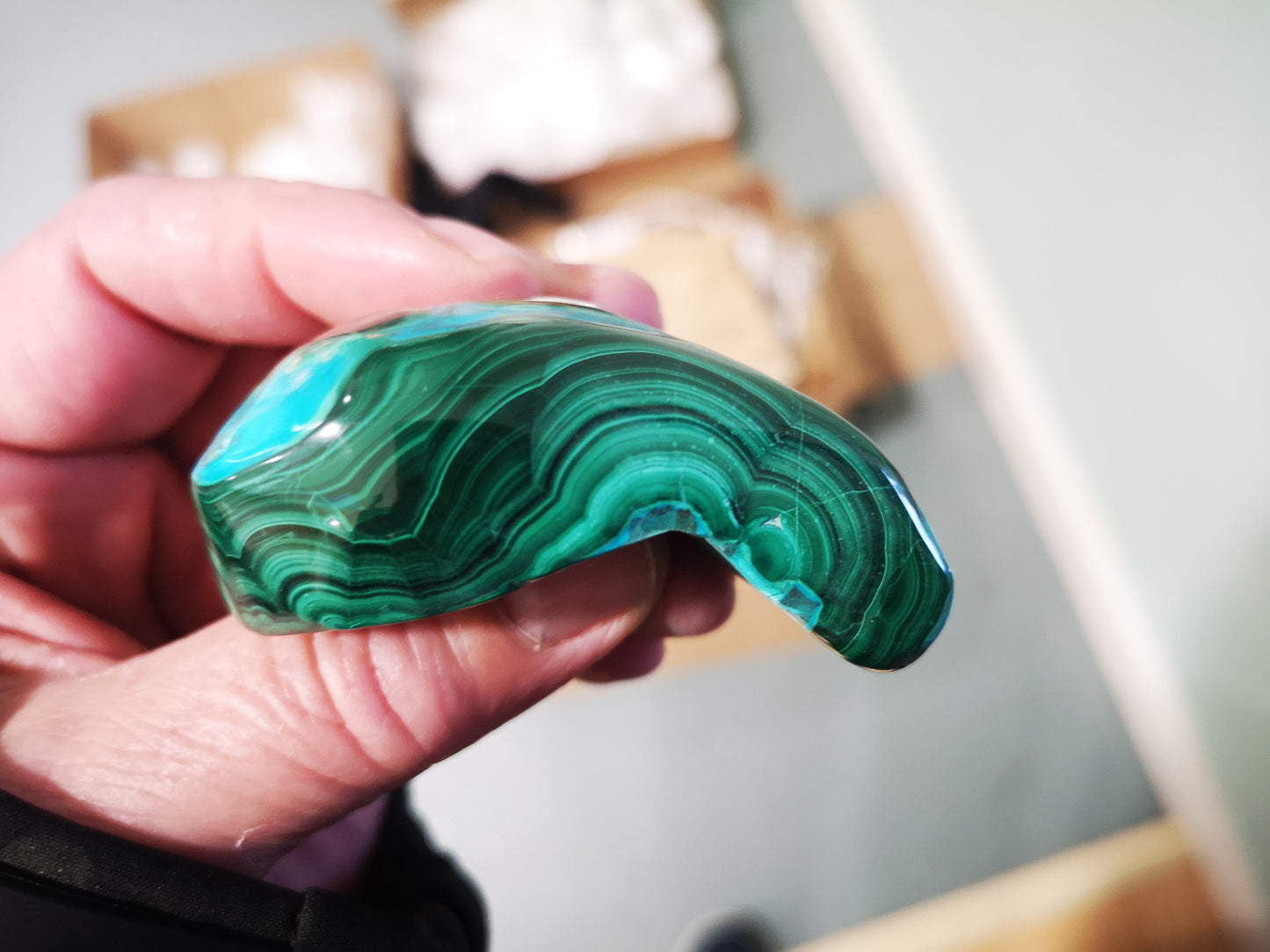 Earthstore® Malachite & Chrysocolla Freeform display (140g 64x54x25mm) Na