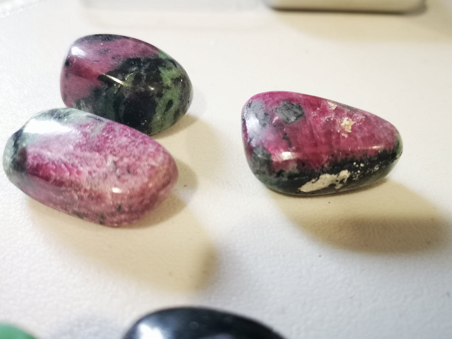 Earthstore® Ruby Zoisite gemstone healing, harmony, positive energy