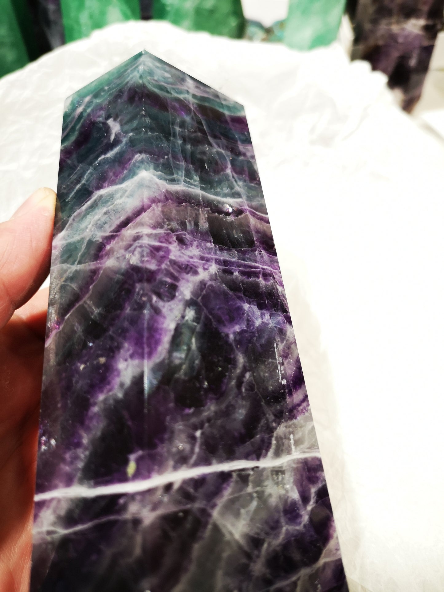 Earthstore® GEM GRADED Fluorite Obelisk - Mexico. Stunning display (1.4kg - 250X70X48mm)