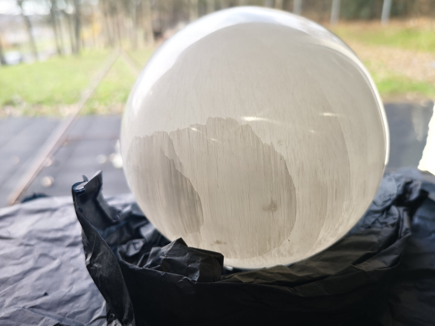 Earthstore® PURE SELENITE SPHERE- 120mm 2.2Kg (2200gms) Satin Spar