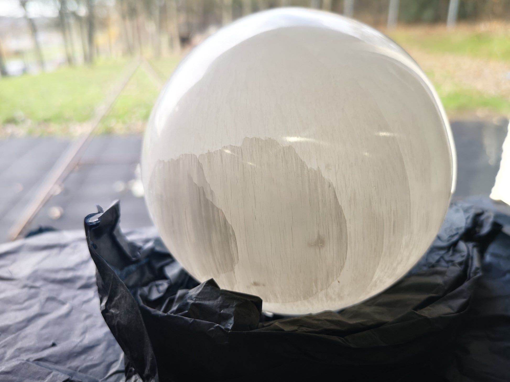 Earthstore® PURE SELENITE SPHERE- 120mm 2.2Kg (2200gms) Satin Spar