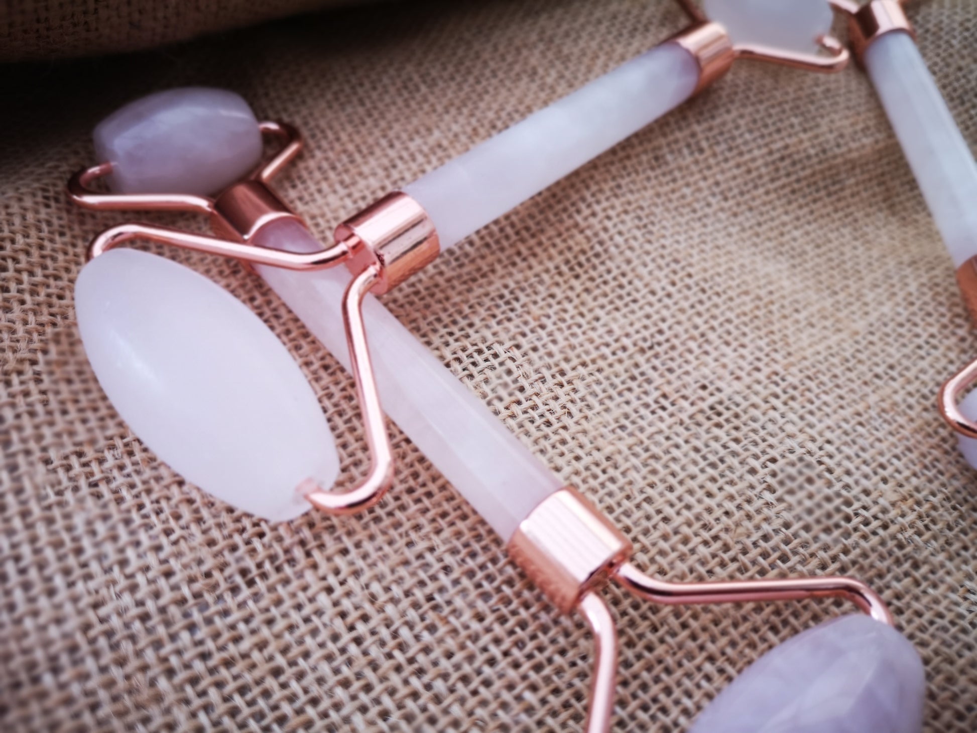 Earthstore® Rose Quartz Facial Skin Roller with ROSE GOLD finish