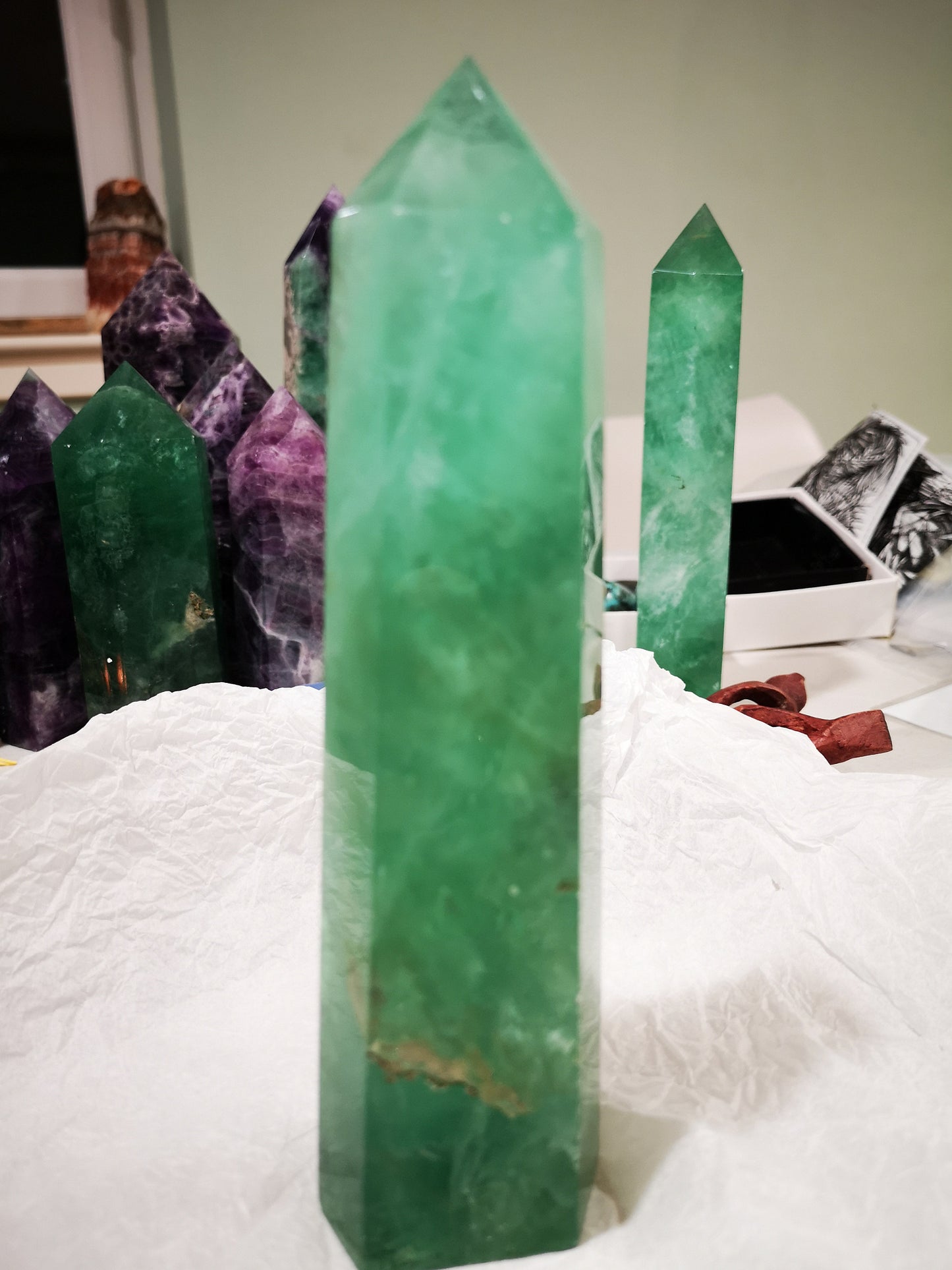Earthstore® Green Fluorite Obelisk 0.82kg - Mexico. Stunning display (H200mm )