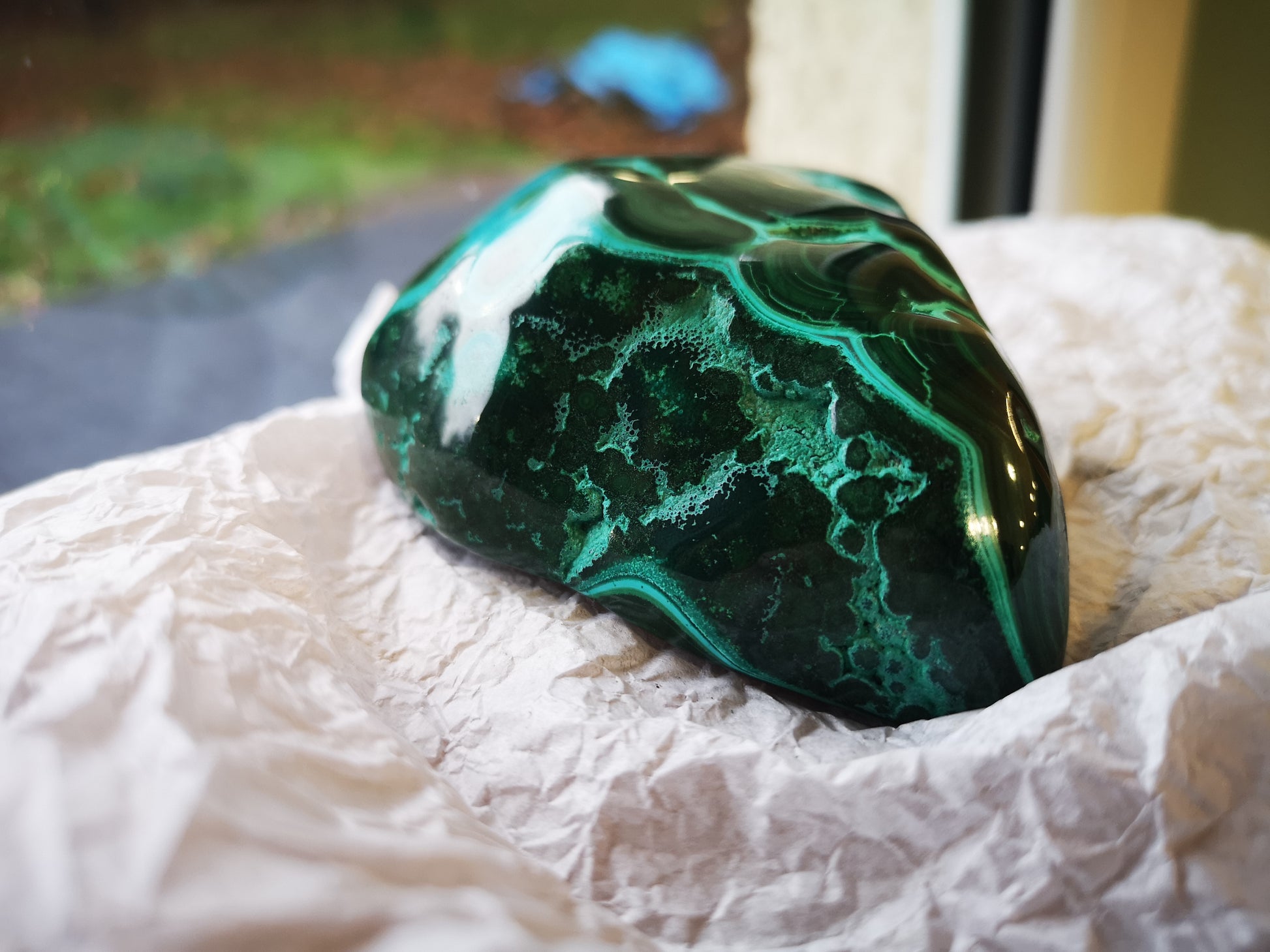 Earthstore® Large Malachite & Chrysocolla Freeform display (380g 90x75x34mm) Namibia