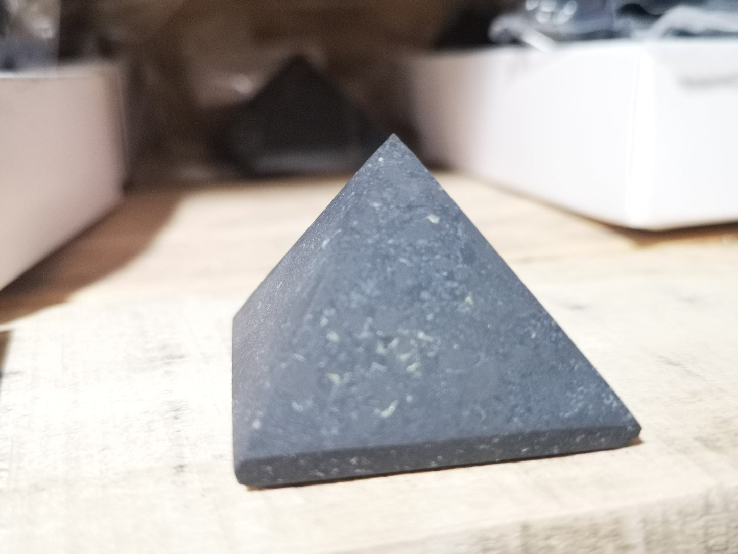 Earthstore® Shungite Pyramid - EMF Protection Grounding Energy Healing Karelia - 4 sizes