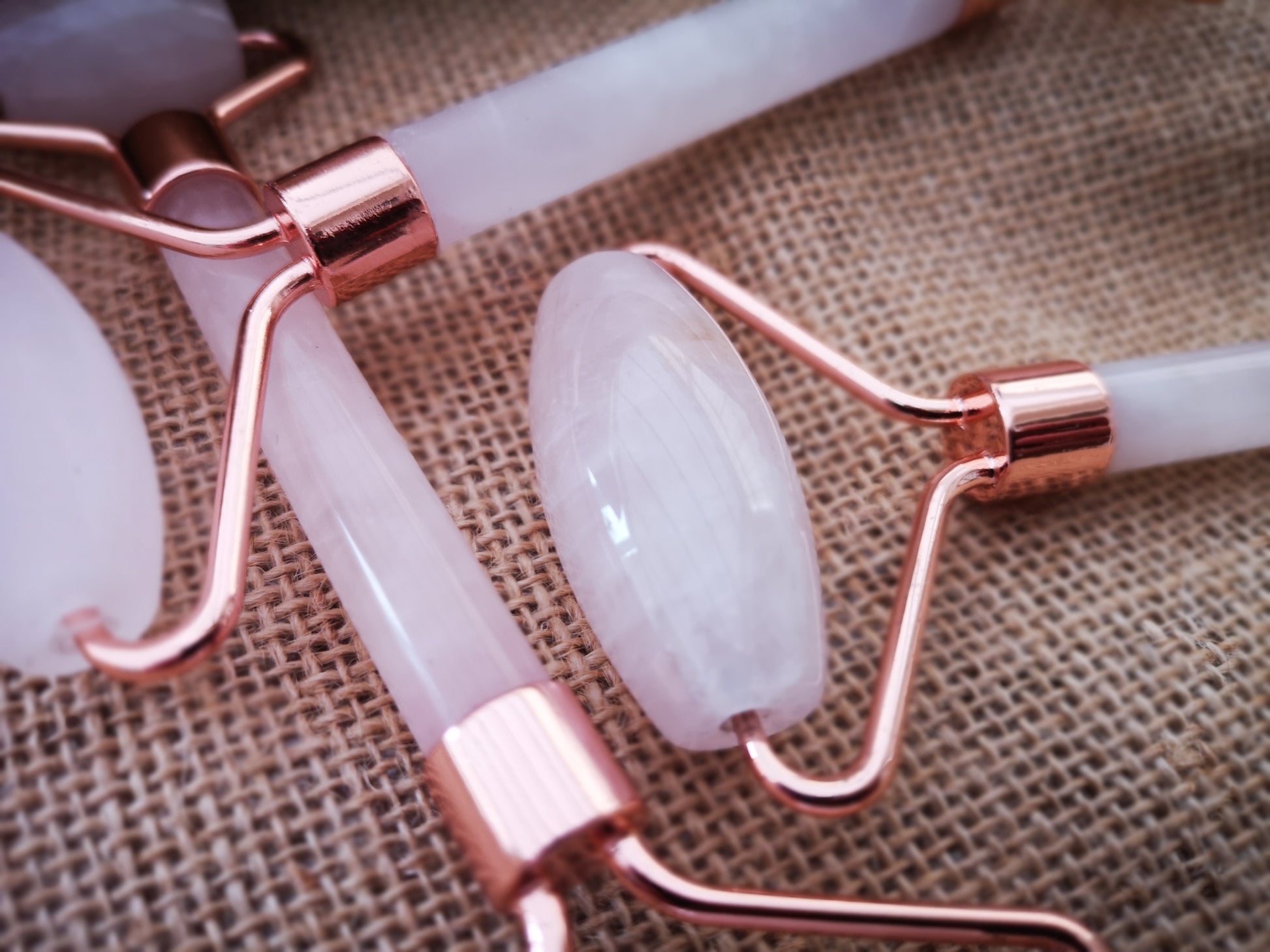 Earthstore® Rose Quartz Facial Skin Roller with ROSE GOLD finish