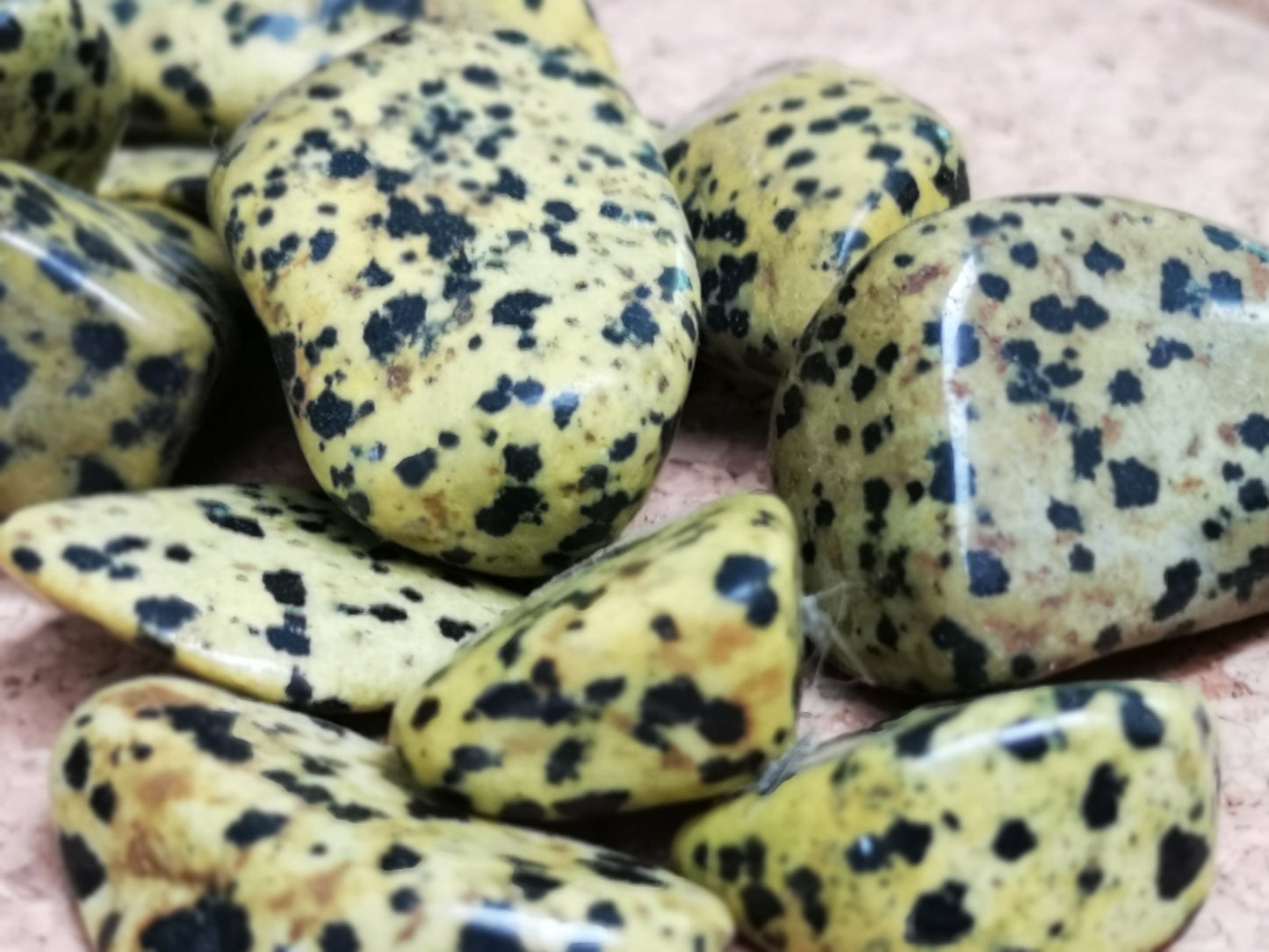 Earthstore® Yellow Dalmatian Jasper - Tumblestone