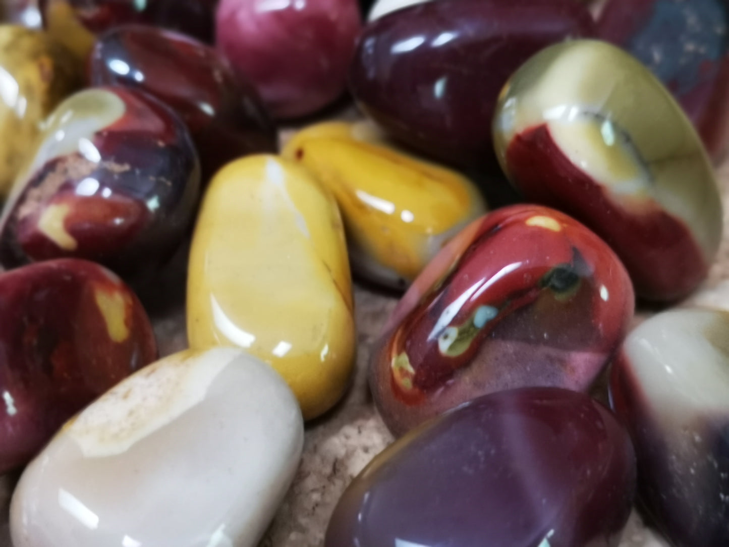 Earthstore® MOOKAITE crystal stunning gemstone (Large)