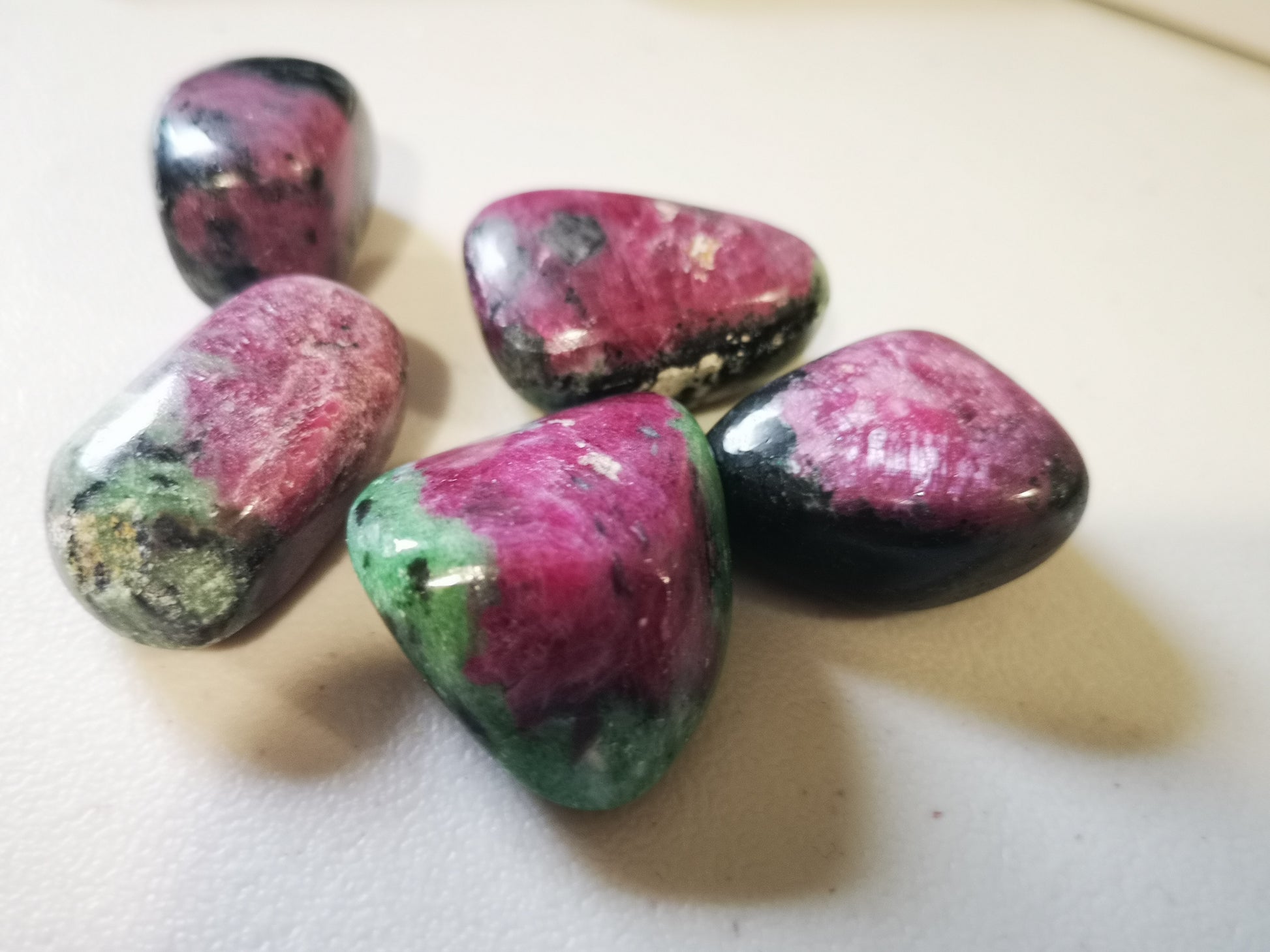 Earthstore® Ruby Zoisite gemstone healing, harmony, positive energy