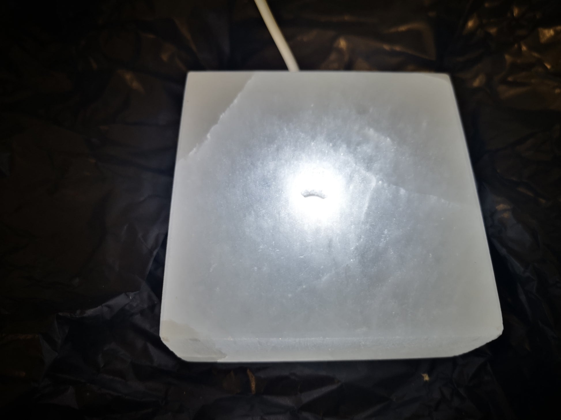 Earthstore® Selenite LED lit Charging & Cleansing Base Plate USB powered