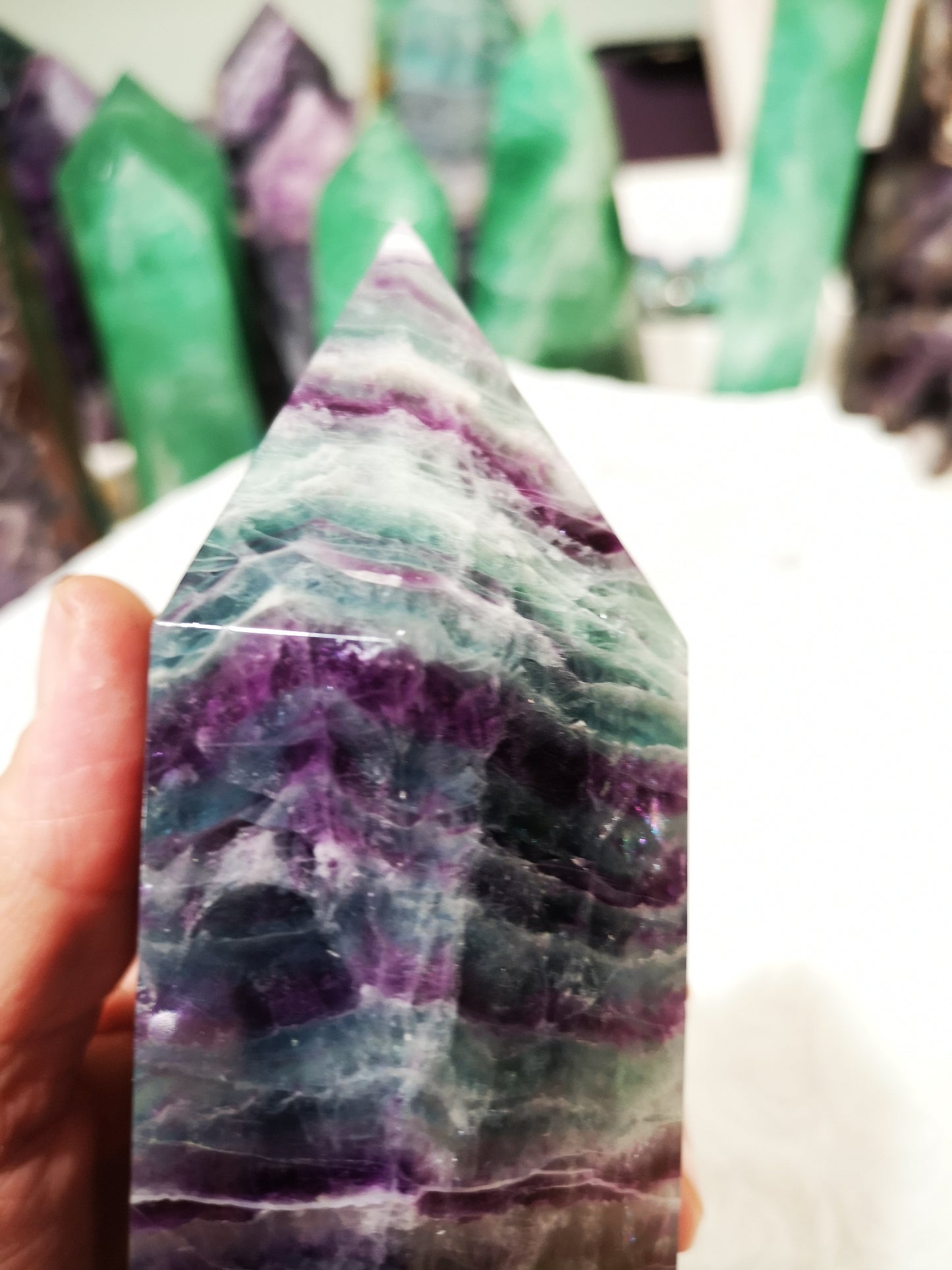 Earthstore® GEM GRADED Fluorite Obelisk - Mexico. Stunning display (1.4kg - 250X70X48mm)