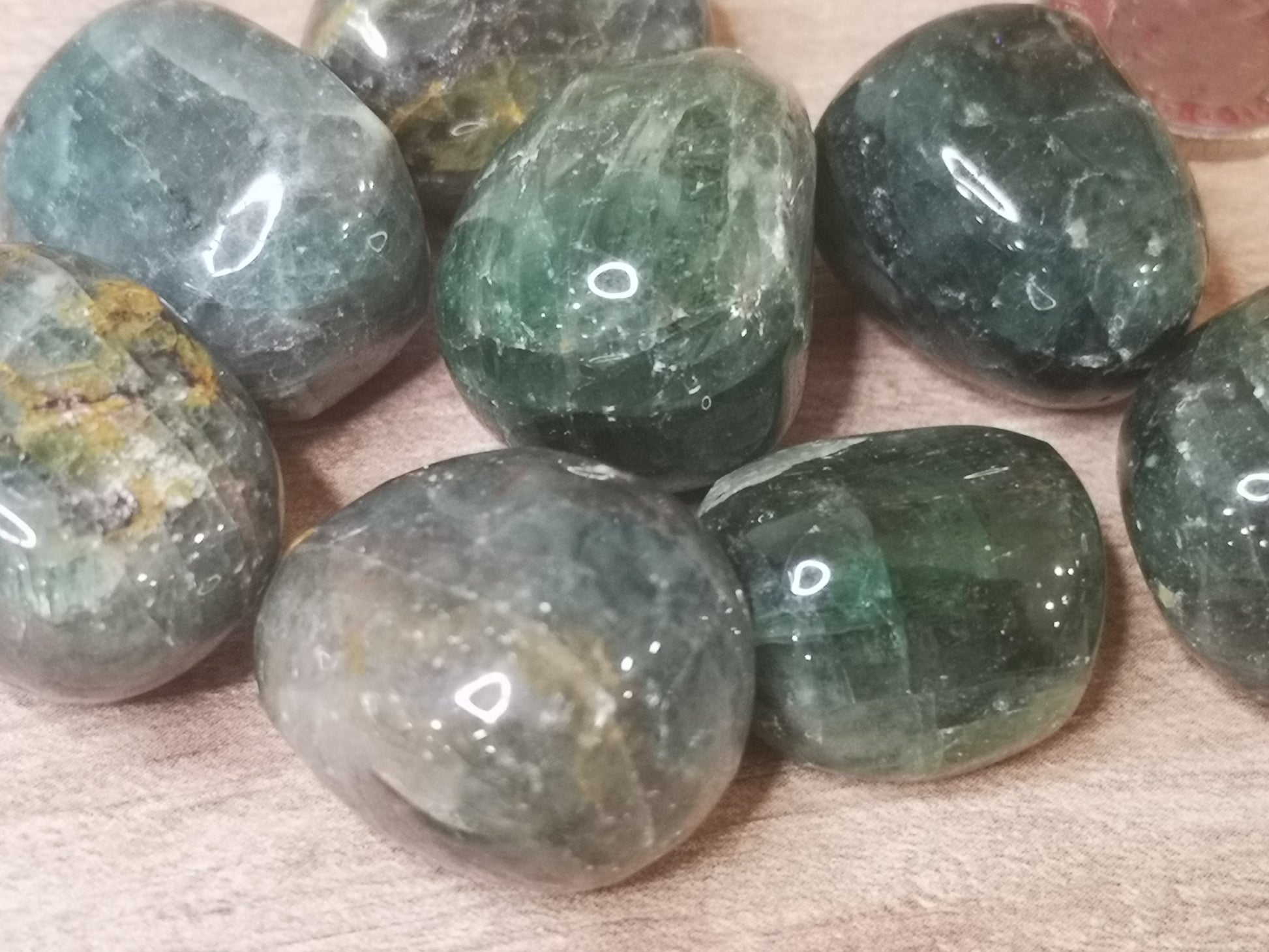 Earthstore® Diopside Tumblestone (Heart chakra & Hormonal Balance)
