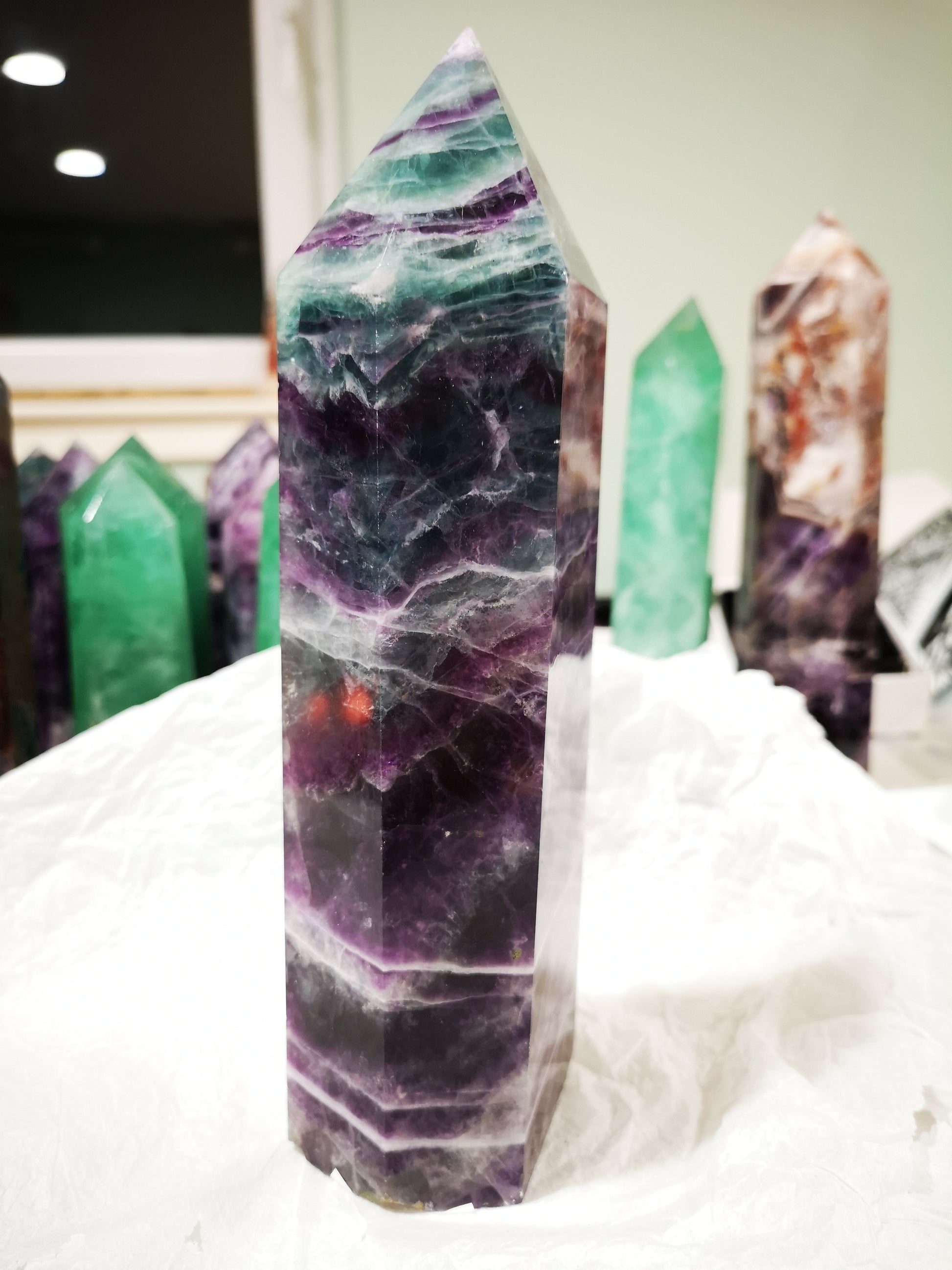 Earthstore® GEM GRADED Fluorite Obelisk - Mexico. Stunning display (1.4kg - 250X70X48mm)