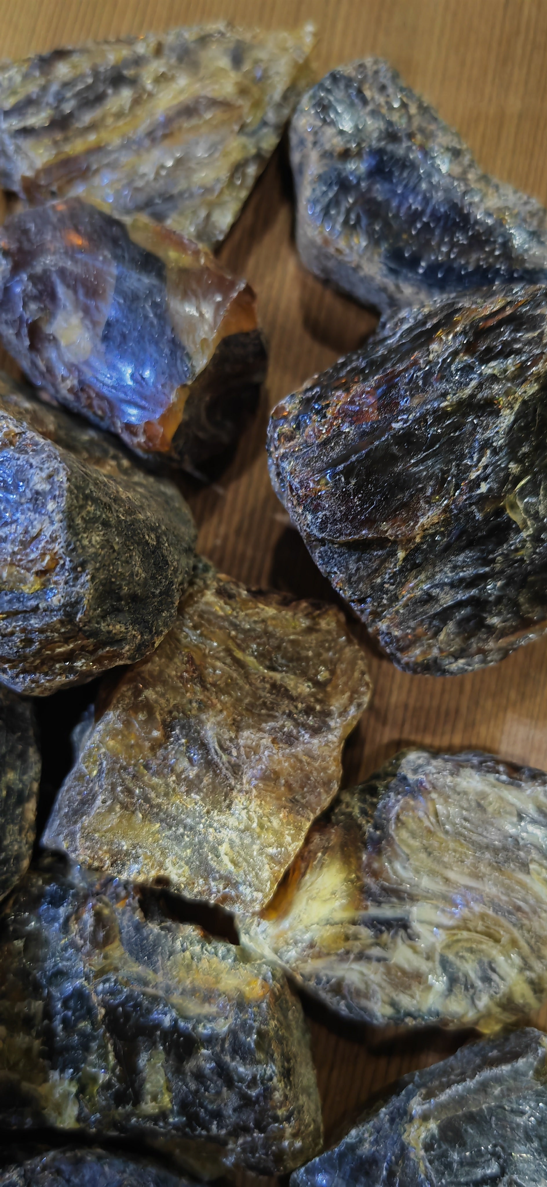 Earthstore® Amber Rough - LARGE Indonesian 3 Grades, rough