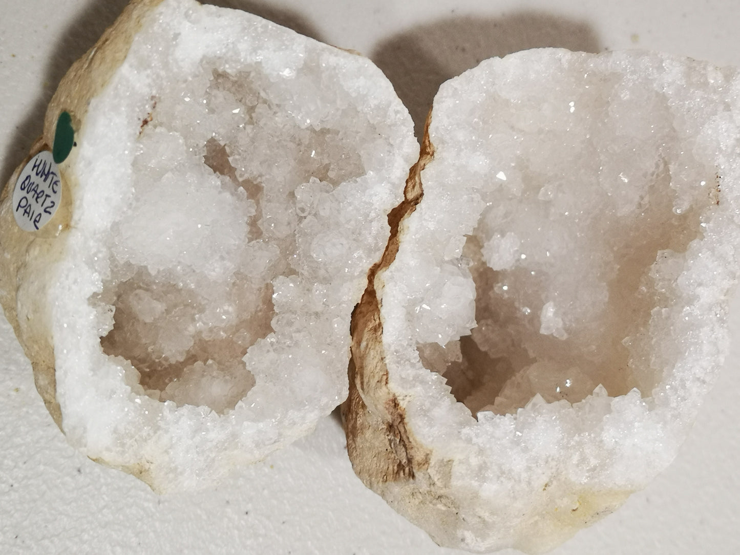 Earthstore® Selenite Calcite Quartz Uncracked Unopened Geodes 8-11 x 5cm
