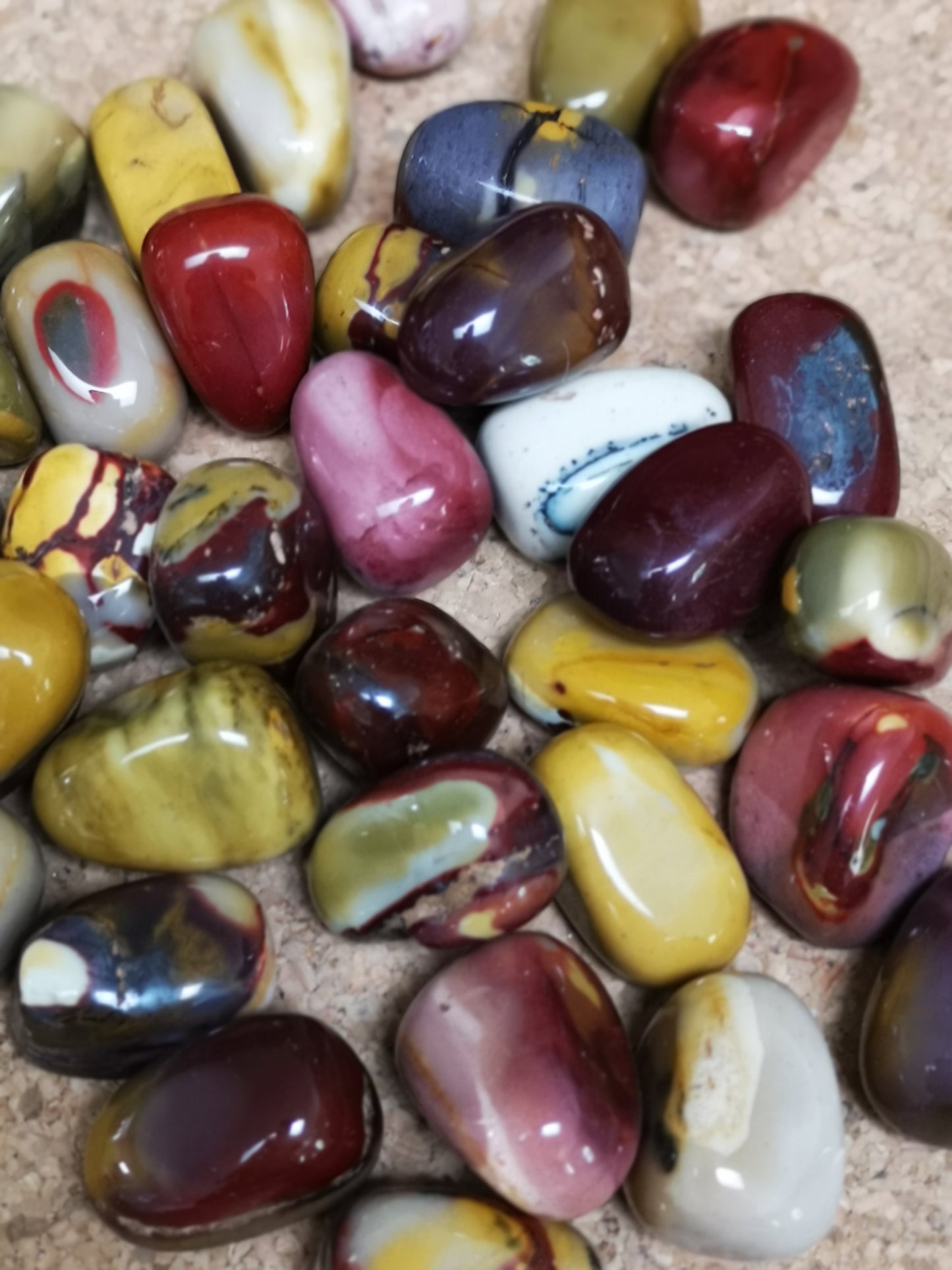 Earthstore® MOOKAITE crystal stunning gemstone (Large)