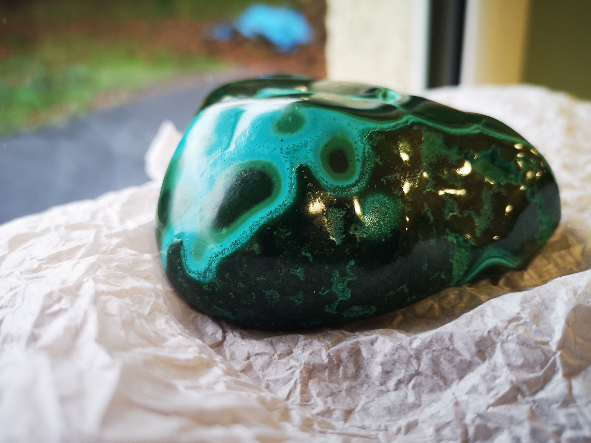 Earthstore® Large Malachite & Chrysocolla Freeform display (380g 90x75x34mm) Namibia