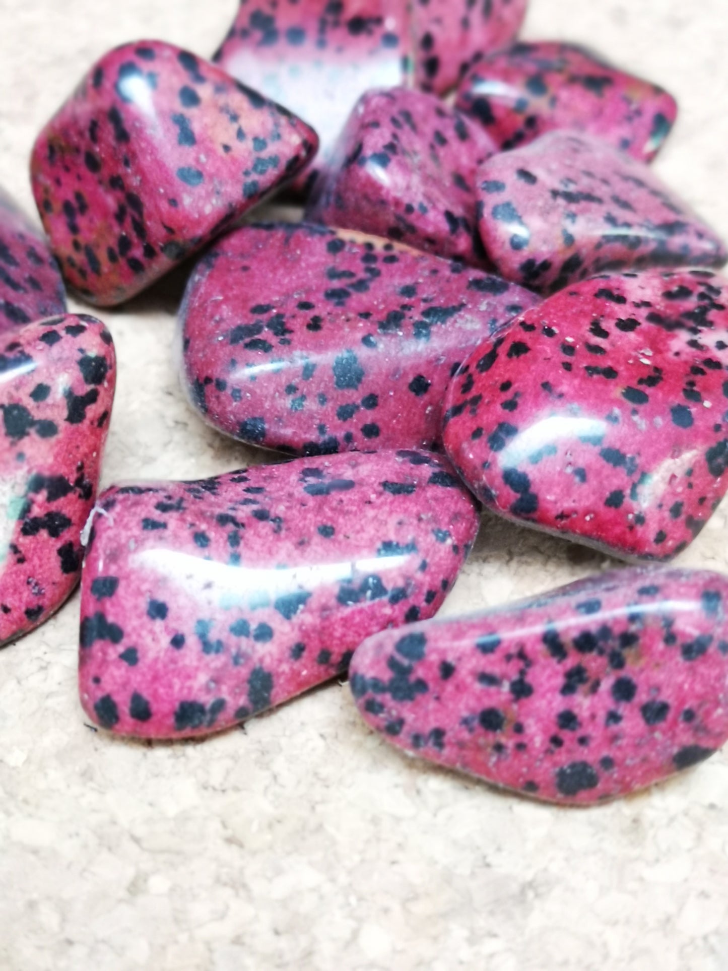 Earthstore® Red Dalmatian Jasper - Tumblestone