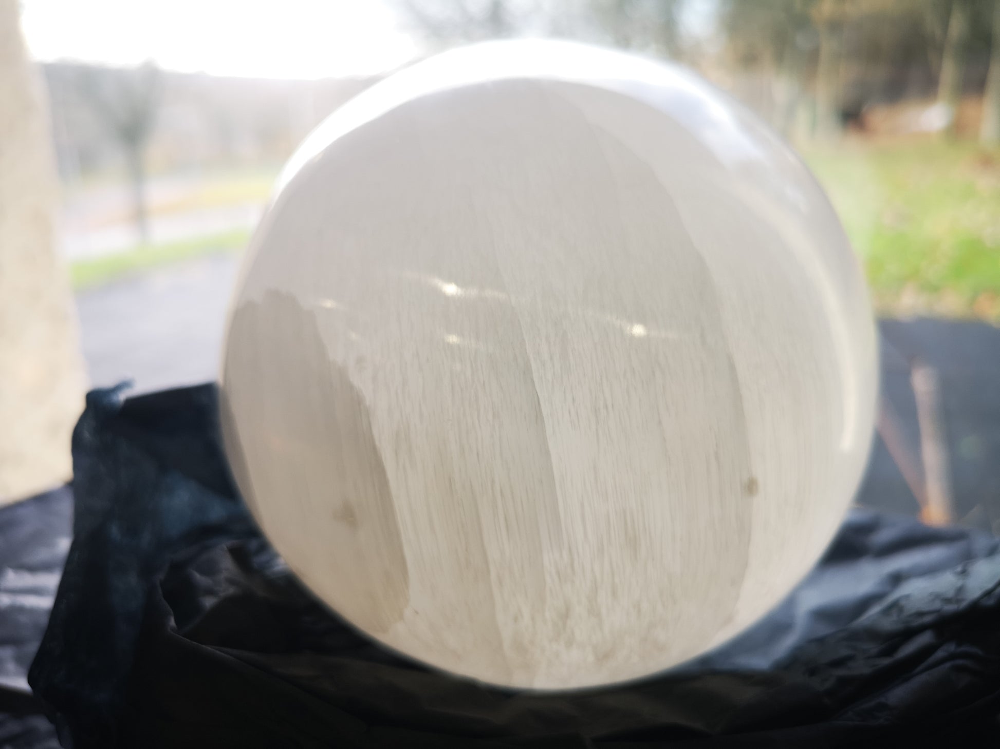 Earthstore® PURE SELENITE SPHERE- 120mm 2.2Kg (2200gms) Satin Spar
