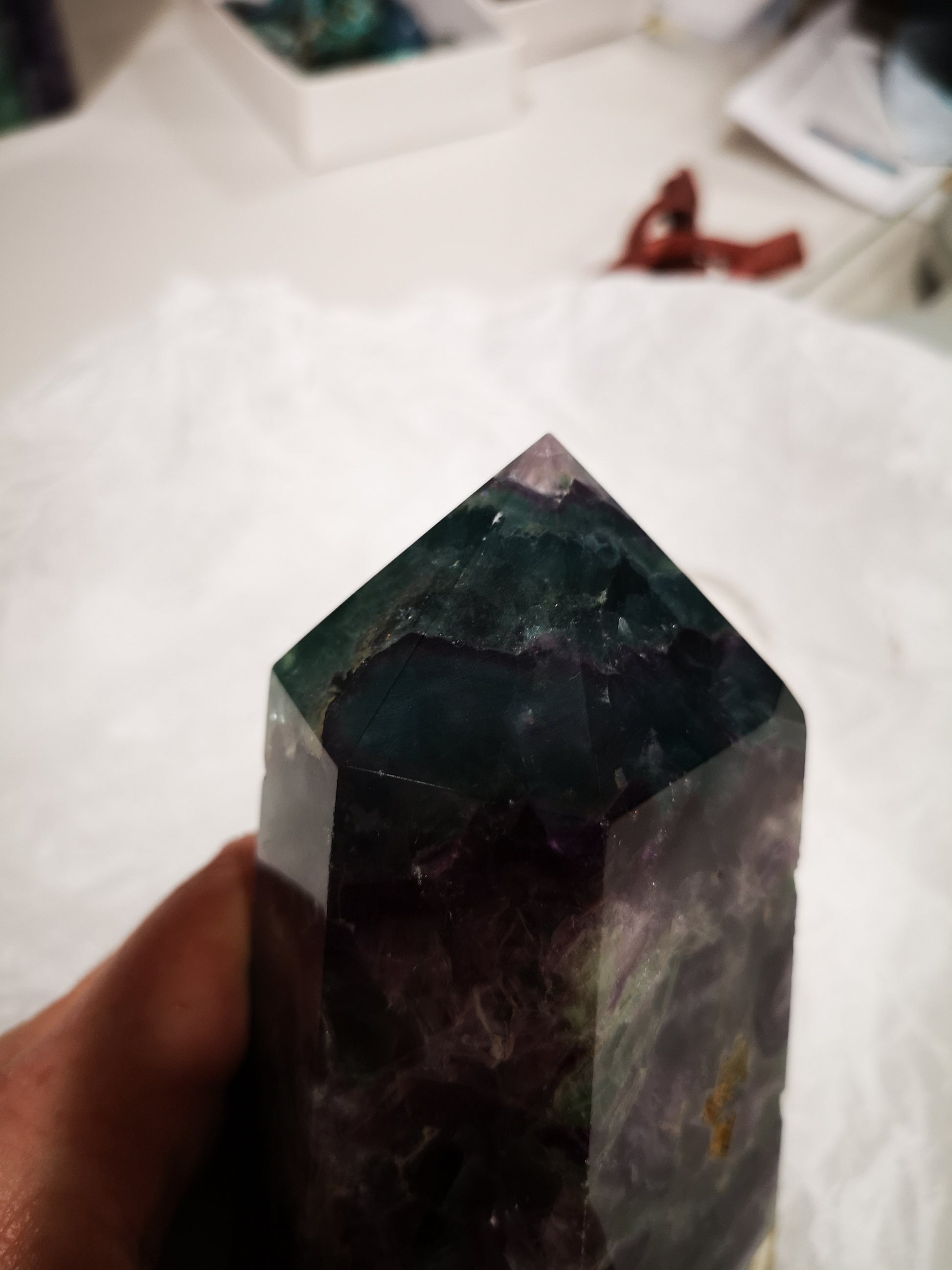 Earthstore® RAINBOW FLUORITE OBELISK - Mexico. Stunning display (1.24kg - 142x82x86)