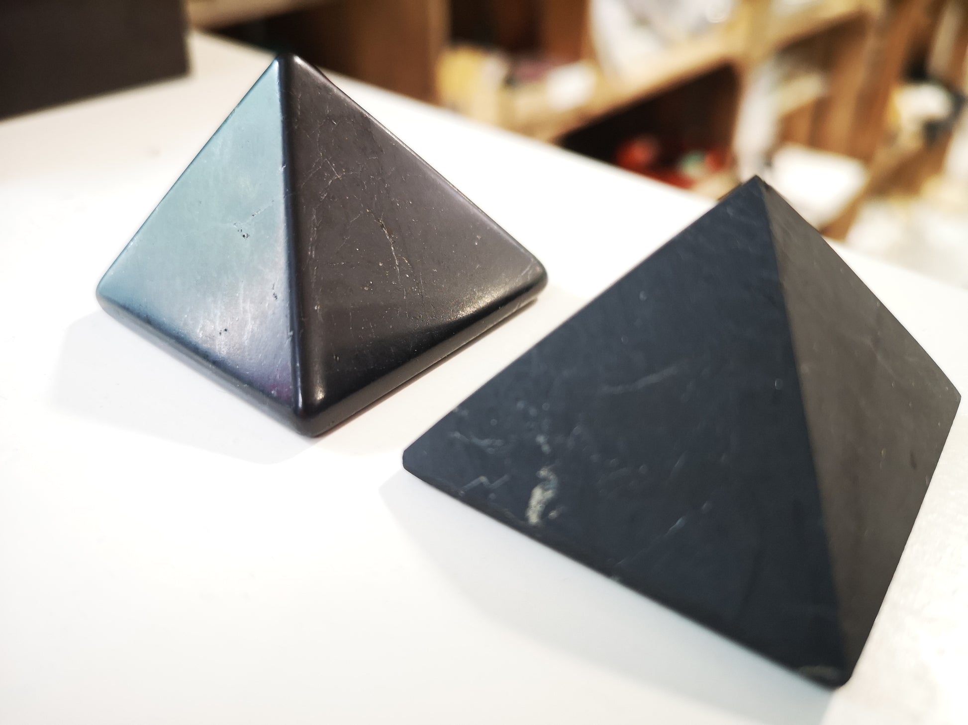 Earthstore® Shungite Pyramid - EMF Protection Grounding Energy Healing Karelia - 4 sizes