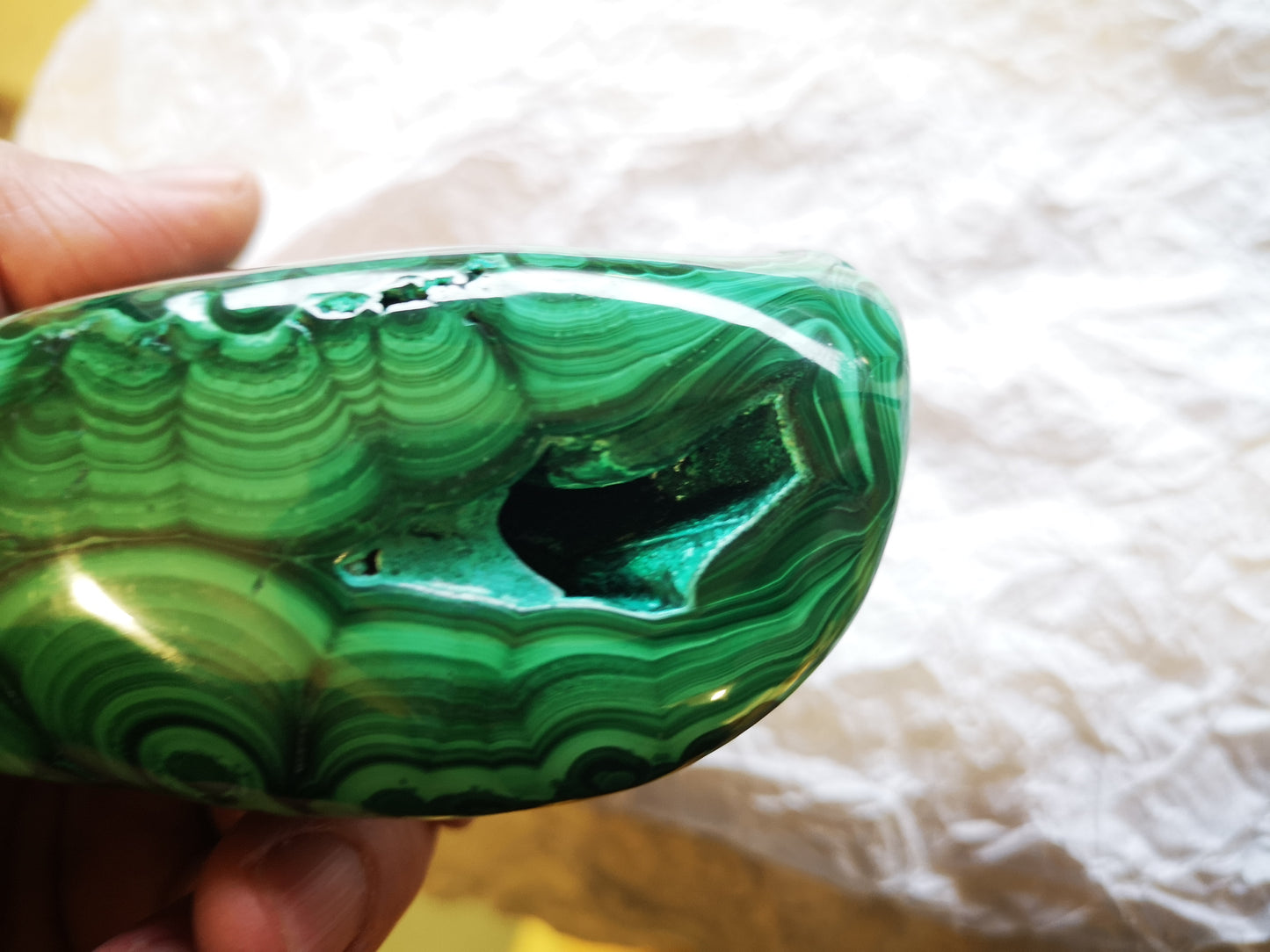 Earthstore® Malachite Freeform display (840g 105x98x58mm) Namibia