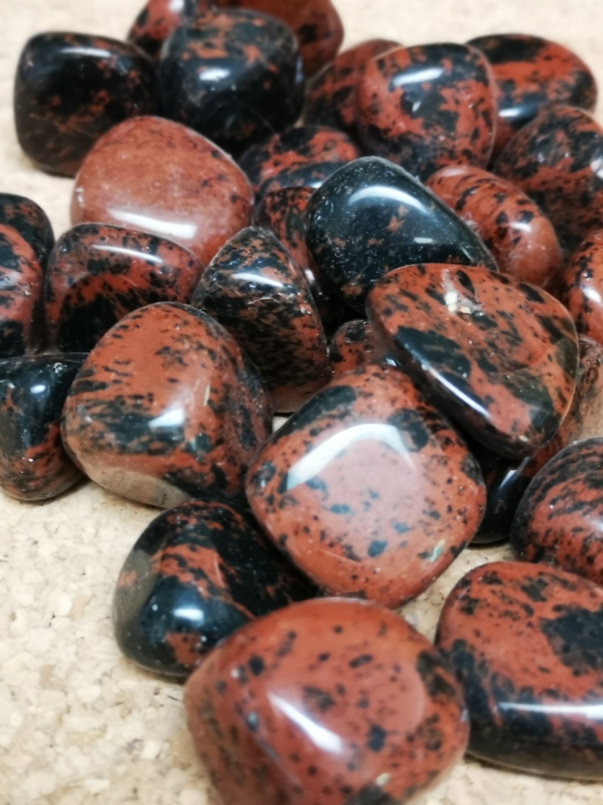 Earthstore® Mahogany Obsidian - Tumblestone with Info card & gift bag