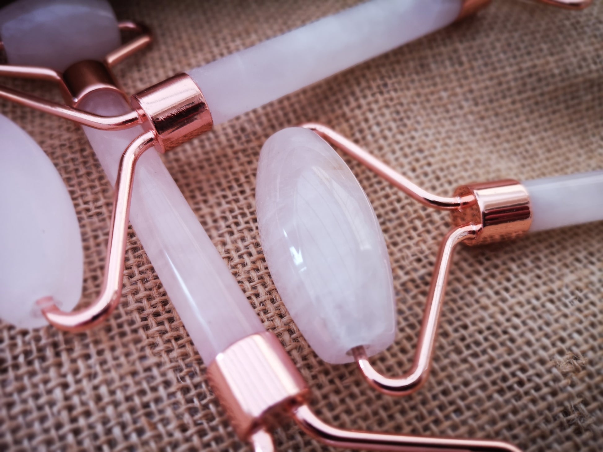Earthstore® Rose Quartz Facial Skin Roller with ROSE GOLD finish