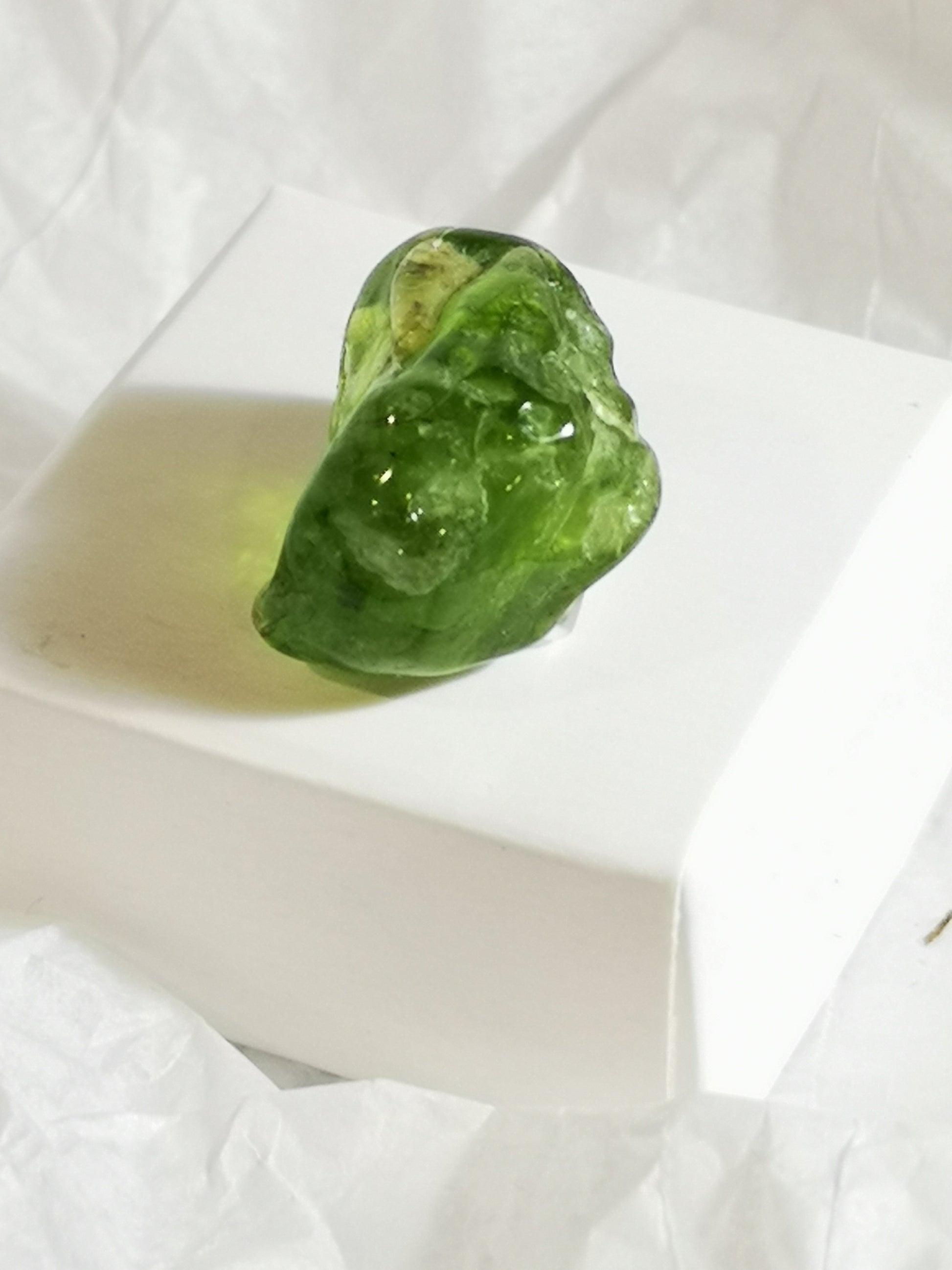 Earthstore® PERIDOT GEM - exquisite, natural green Peridot 8.57g (5 CARAT) Arizona