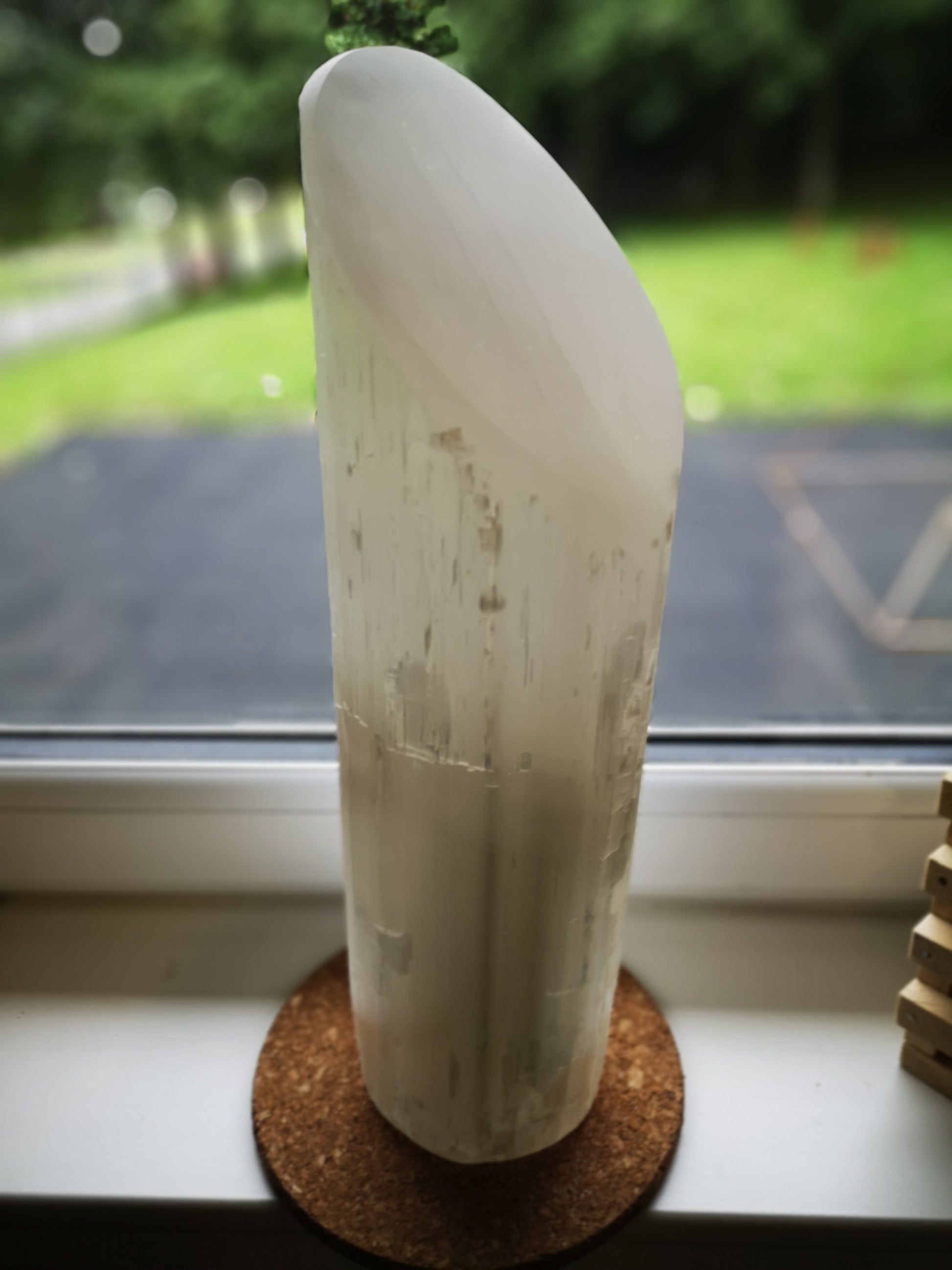 Earthstore® 40cm Selenite White LIPSTICK SHAPE Lamp (apx 16")