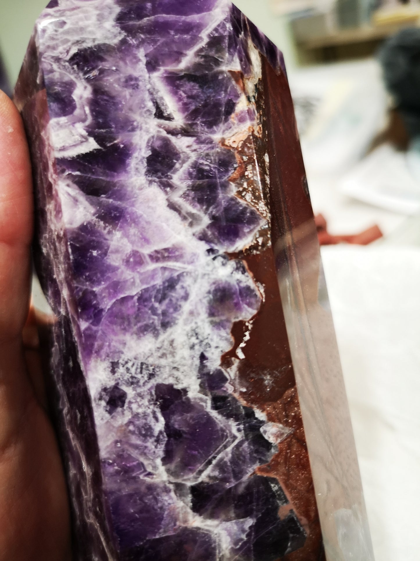 Earthstore® RAINBOW FLUORITE OBELISK - Mexico. Stunning display (1.24kg - 142x82x86)