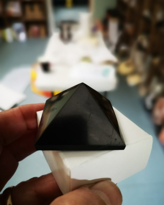 Earthstore® Shungite Pyramid - EMF Protection Grounding Energy Healing Karelia - 4 sizes